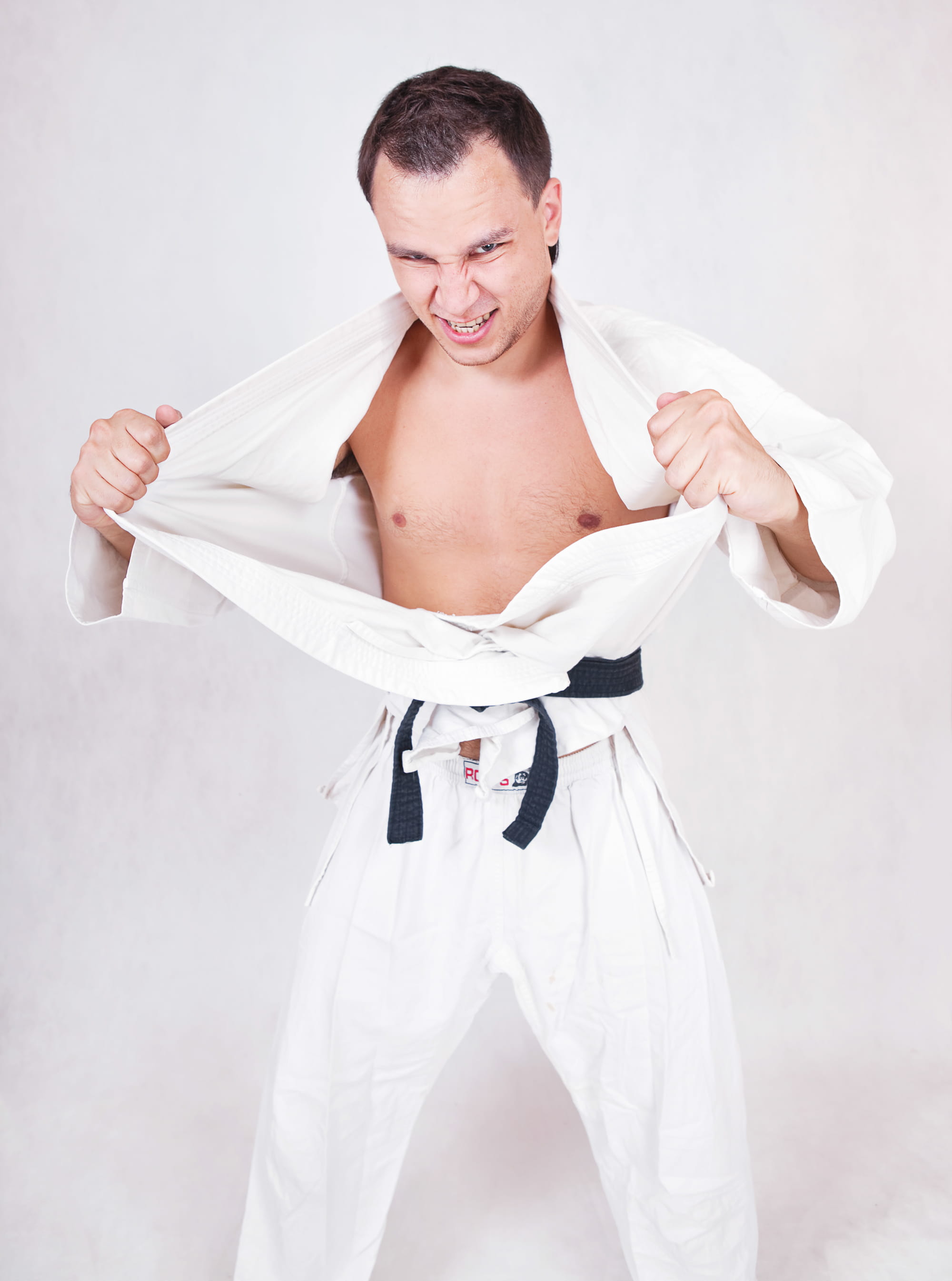 studio shot, indoors, kwon, train, young adult, hobby, 2K, skill, karate, casual clothing, master, men, kungfu, self-defense, sport, health, taekwondo, Phone HD Wallpaper