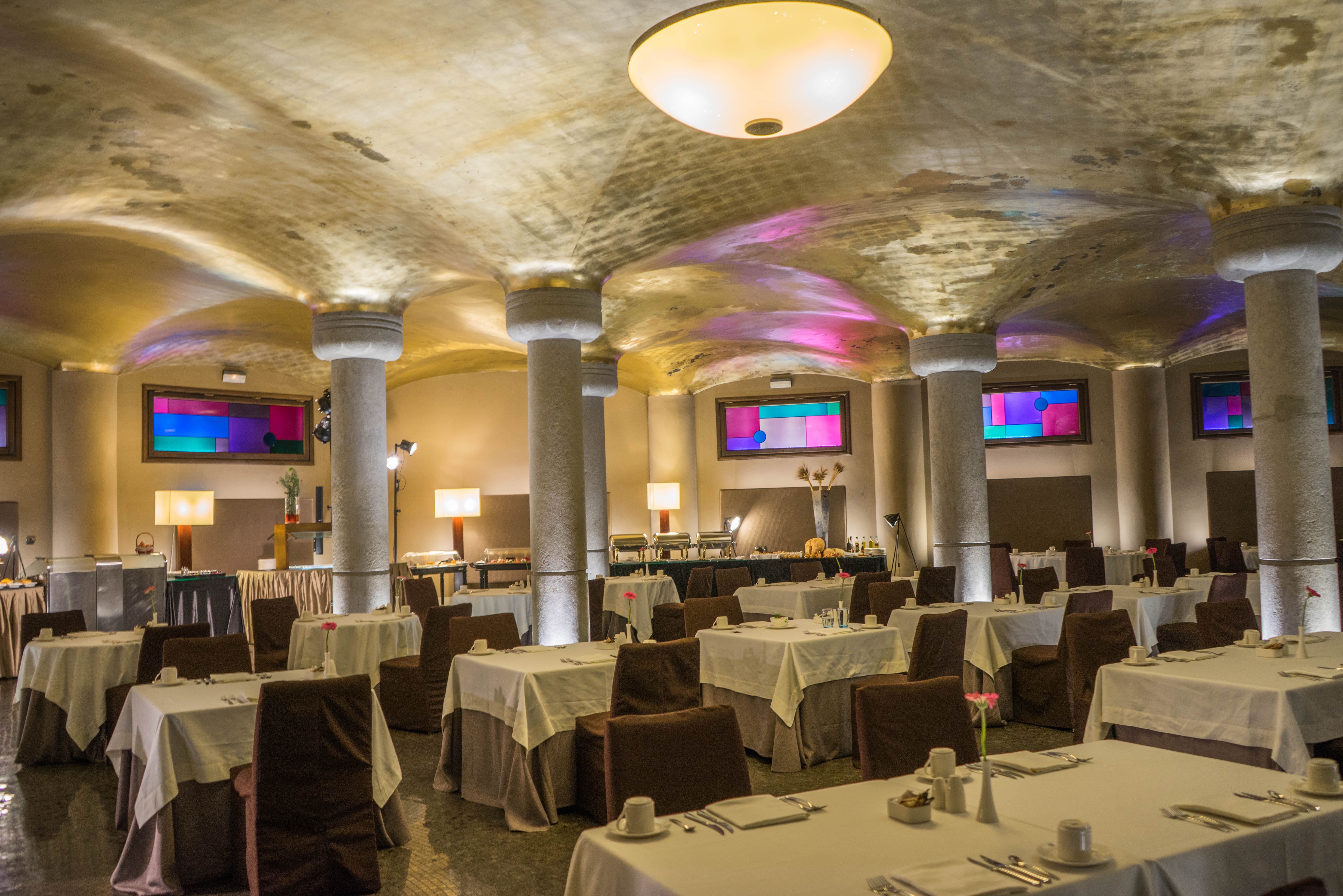empty, restaurant, in a row, spain, colorful, indoors, screen, architecture, large group of objects, business, nouveau, casa fuster hotel, creativity, cafe, HD Wallpaper
