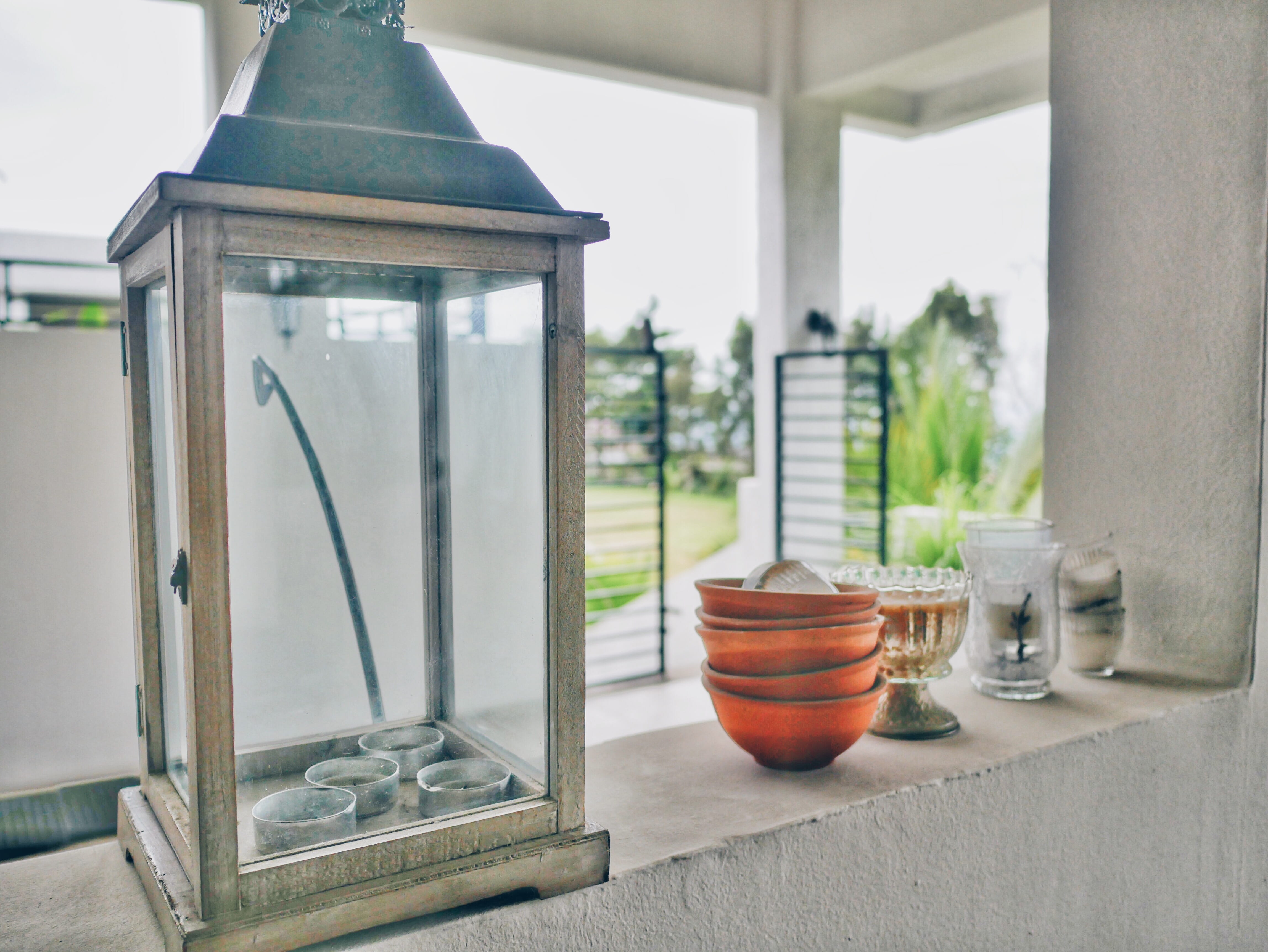 table, 4K, kinshasa, dr congo, congo, no people, architectural column, window, bowl, container, focus on foreground, electric lamp, glass - material, glass, HD Wallpaper