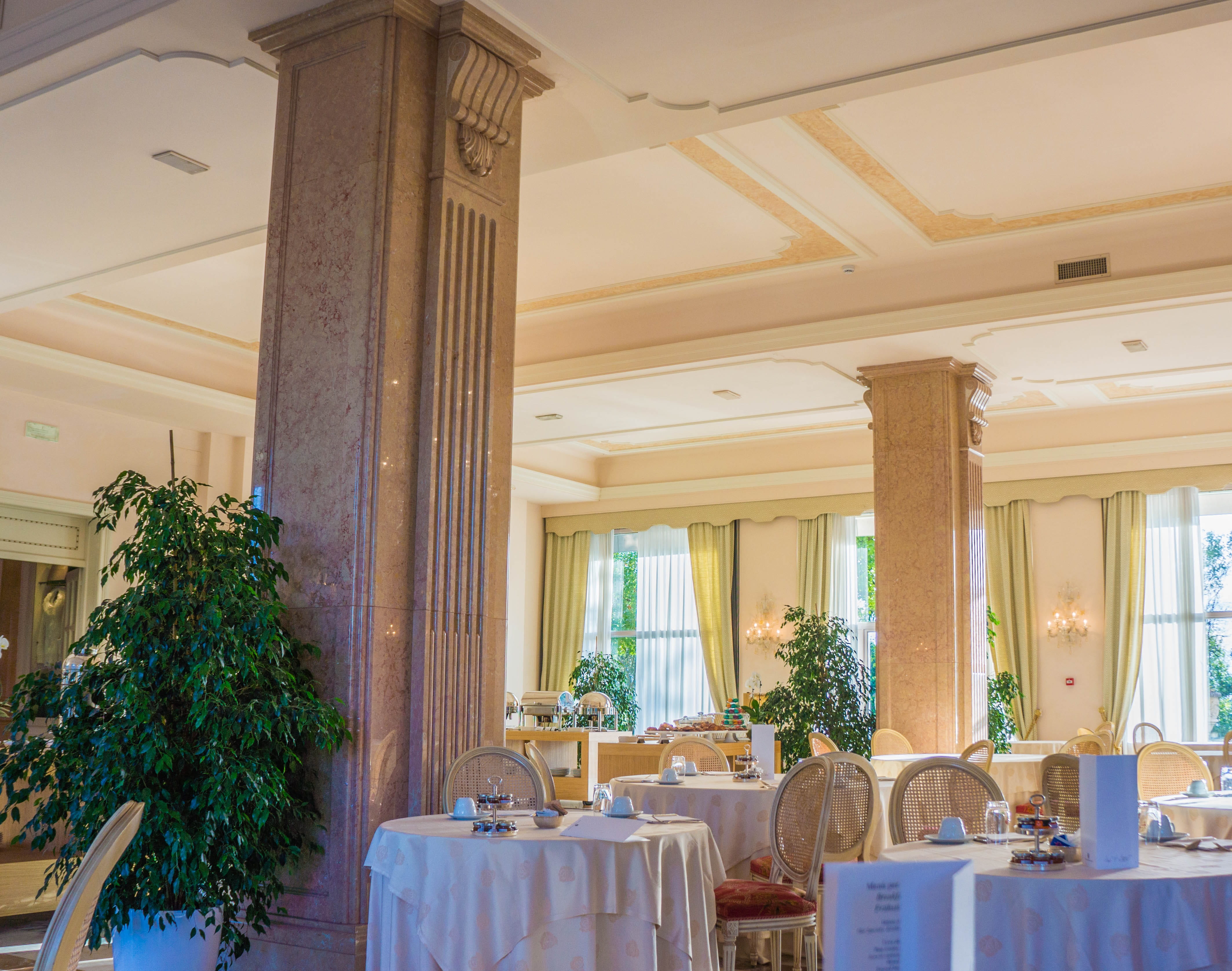 elegance, place setting, decoration, indoors, home interior, built structure, history, lake garda, decor, seat, hotel, italy, villa cortine palace, furniture, HD Wallpaper