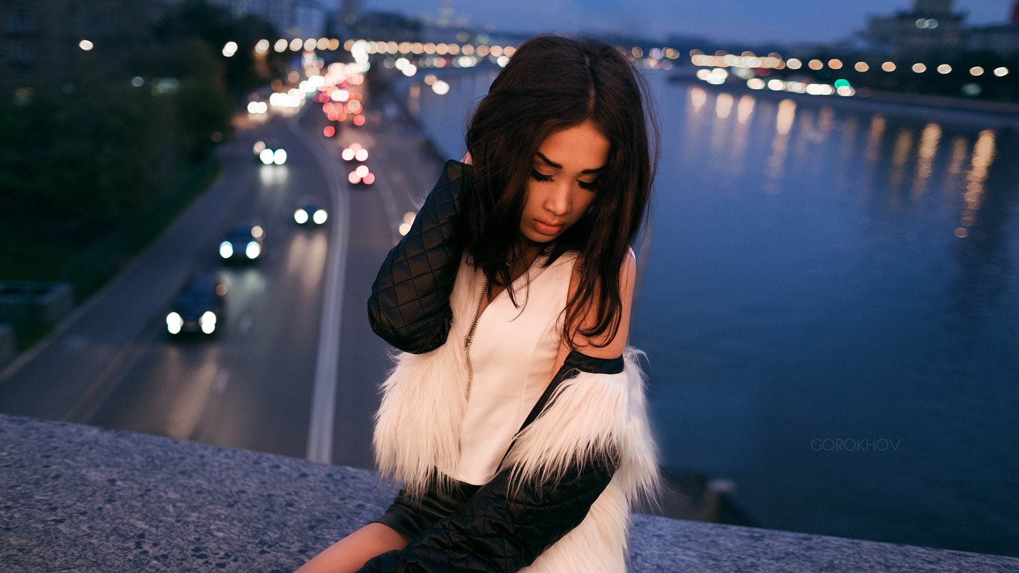 1080P, hair, casual clothing, outdoors, road, long hair, real people, one person, hairstyle, Asian, contemplation, sitting, city, young adult, front view, HD Wallpaper