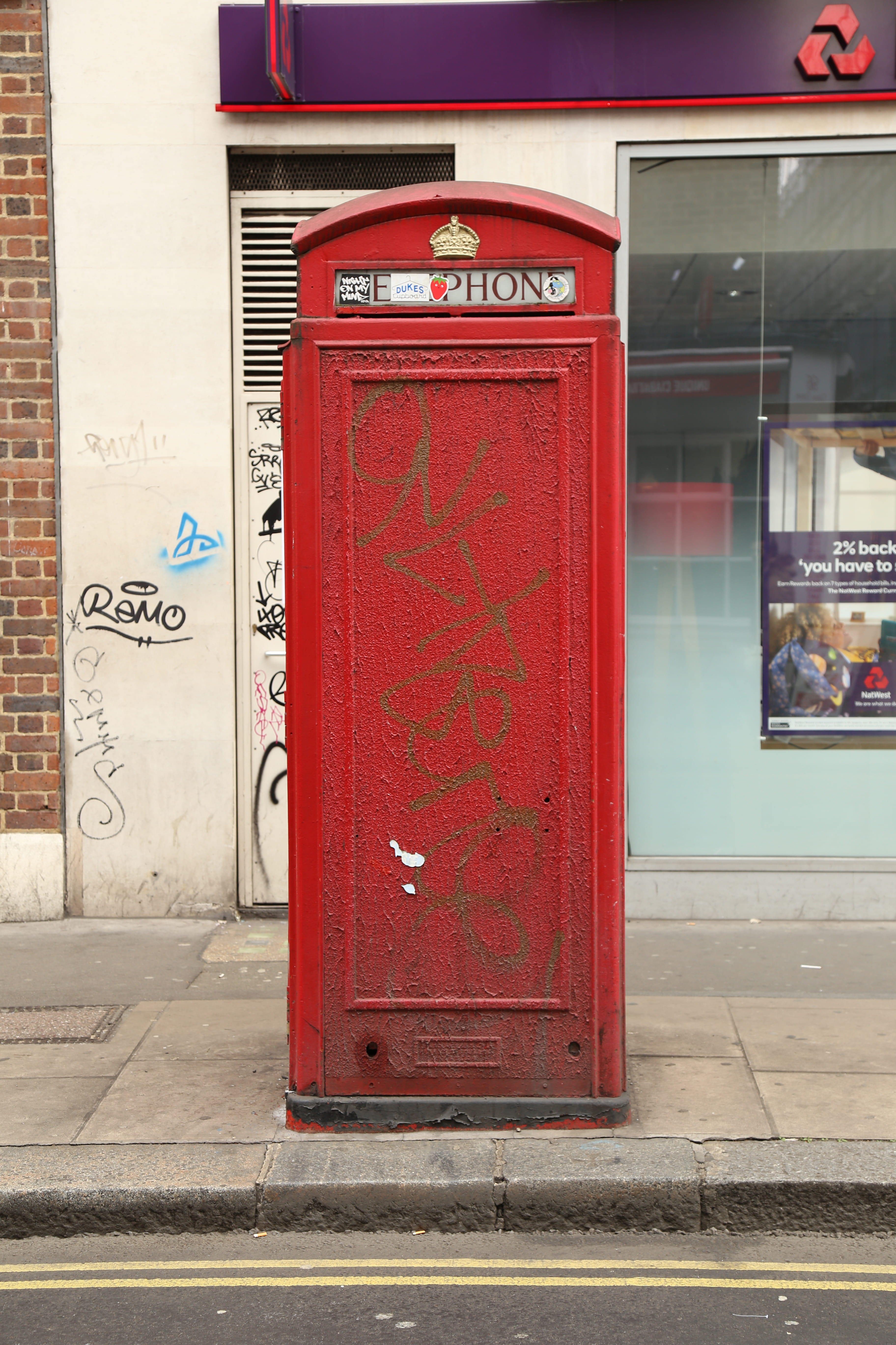 street, architecture, convenience, text, sidewalk, phone, red, uk, footpath, communication, telephone, booth, united kingdom, art, connection, vending machine, Phone HD Wallpaper