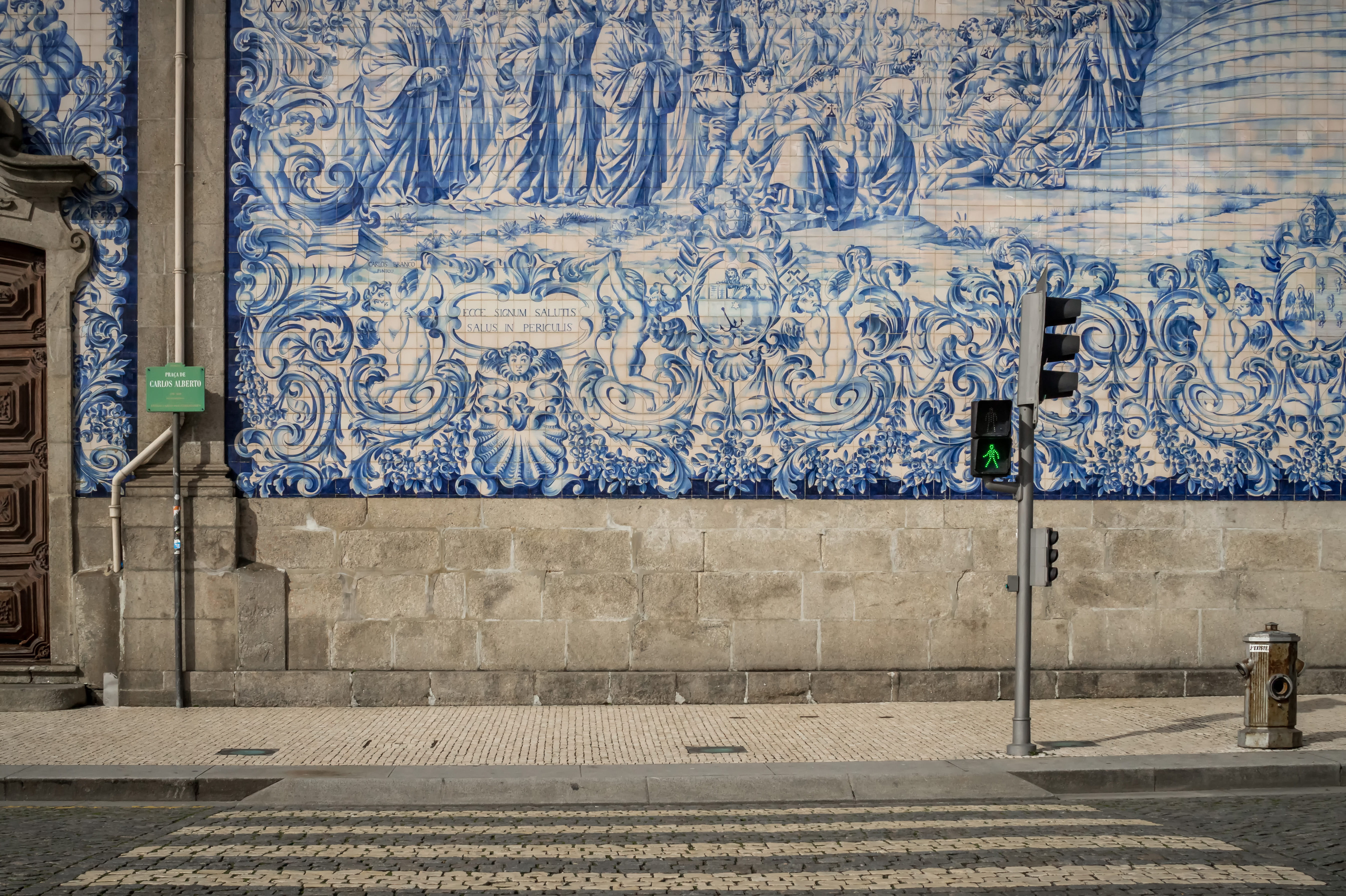 road, urban, pedestrian, blue, portugal, creativity, walk, go, design, city, floral pattern, lane, signal, wall, porto, pattern, built structure, streetart, HD Wallpaper
