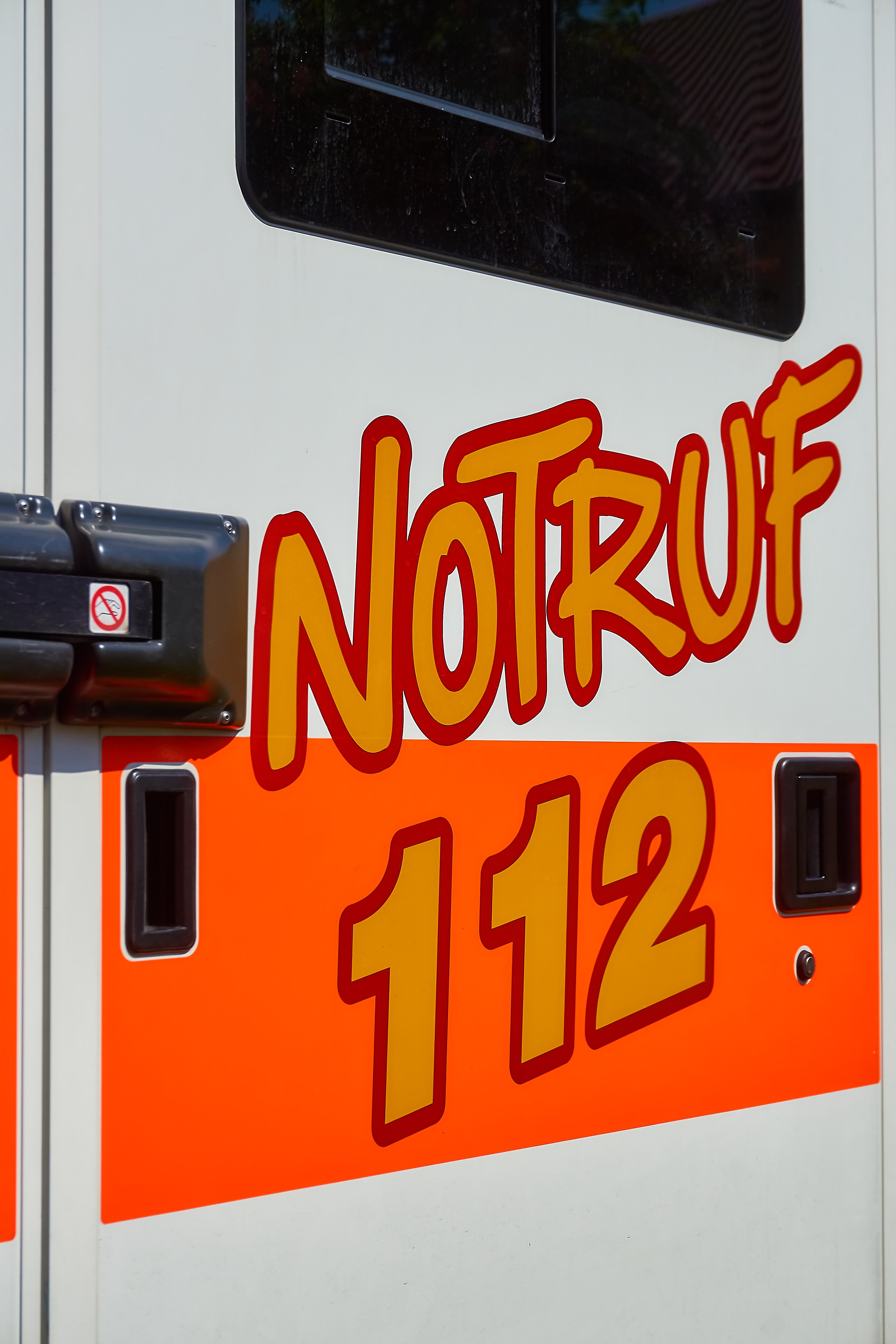 red, in the usage, rescue, use, building exterior, no people, orange color, sign, emergency medical services, ambulance, emergency, western script, ambulance service, Phone HD Wallpaper