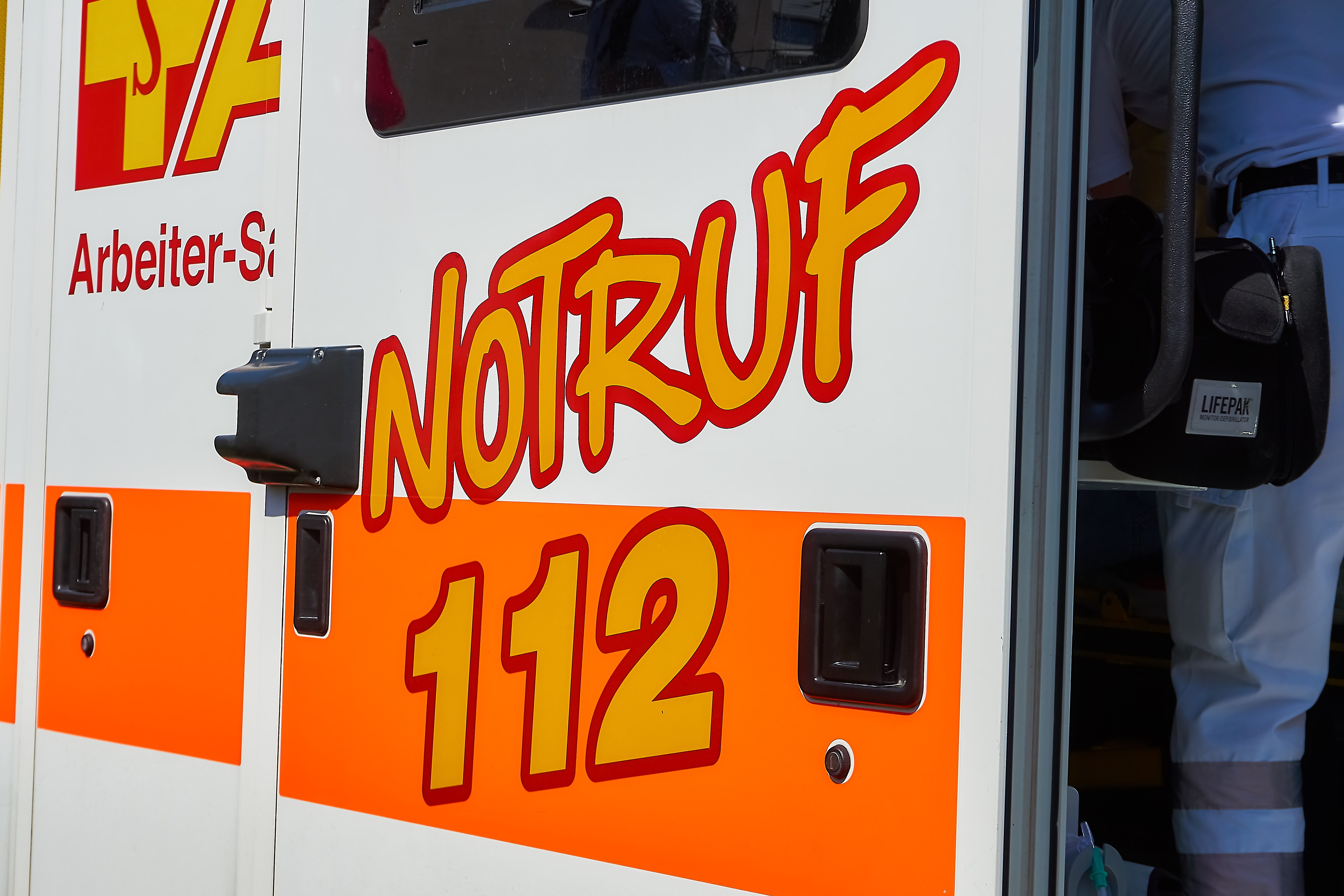 transportation, orange color, building exterior, occupation, medic, communication, rescue, emergency, outdoors, asb, use, 112, vehicle, text, city, ambulance, HD Wallpaper