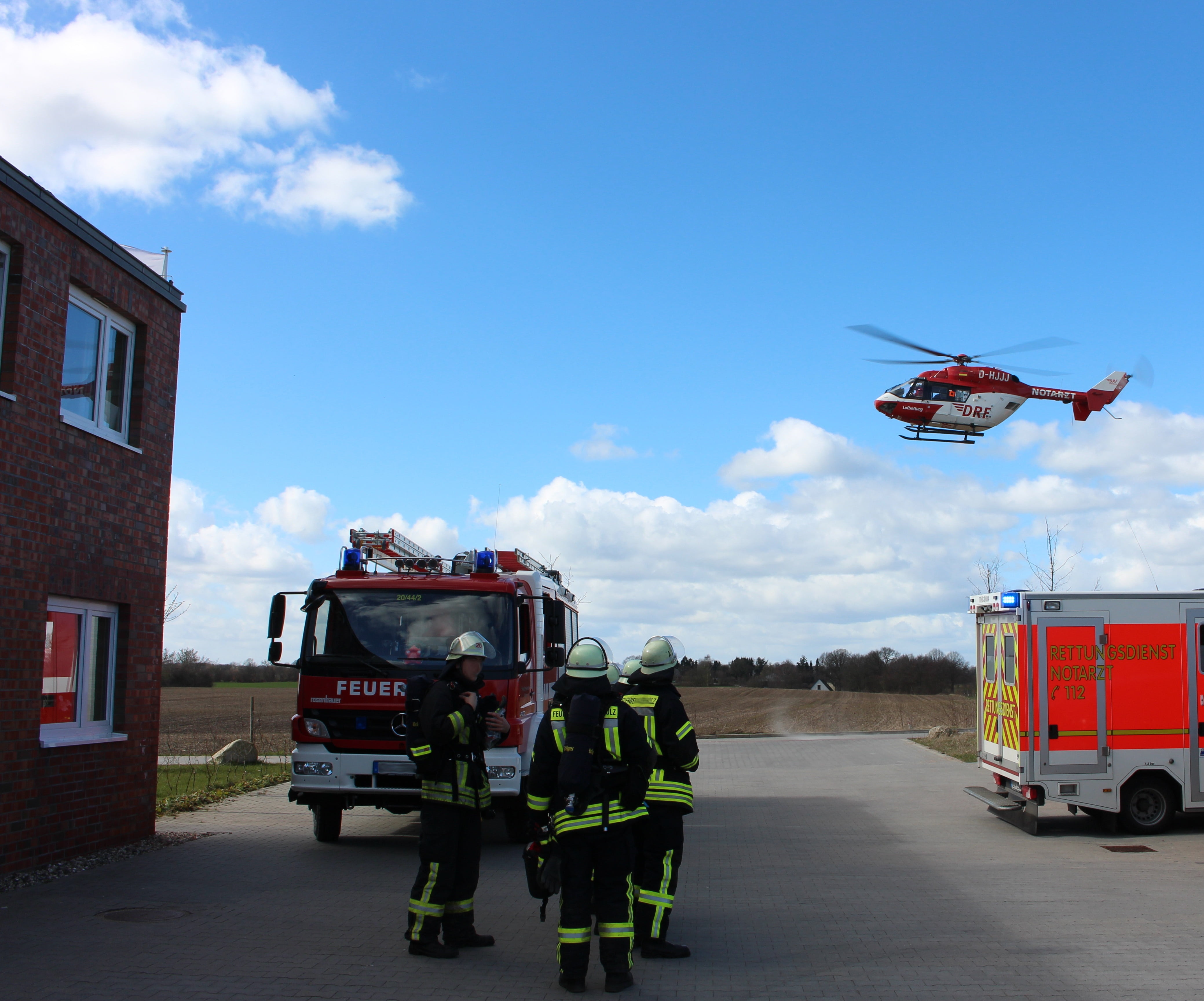 outdoors, mode of transportation, real people, doctor on call, rescue helicopter, fire truck, land vehicle, helicopter, nature, aviation, 4K, building exterior, HD Wallpaper