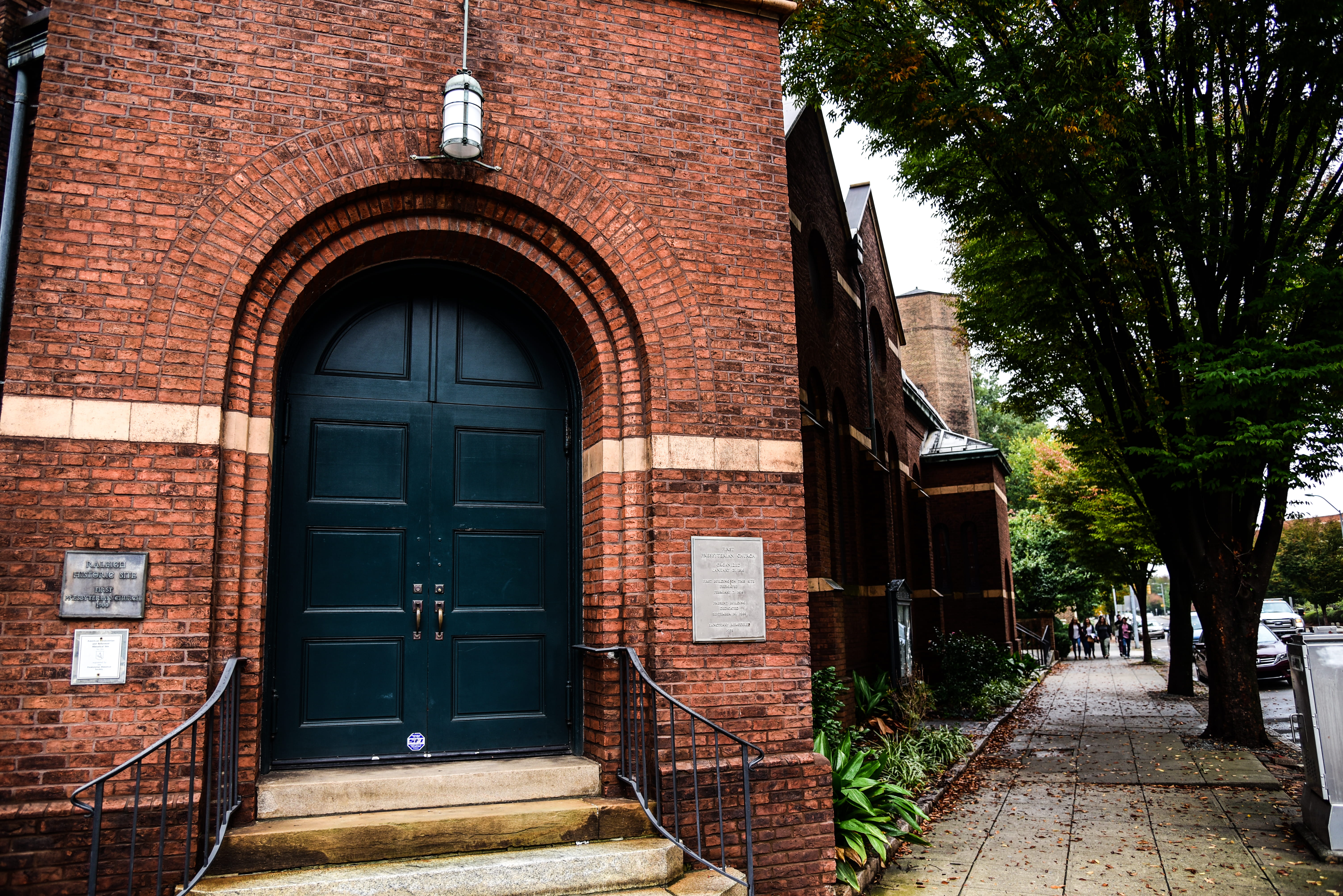 north carolina, outdoors, traditional, window, arch, plant, 112 s salisbury st, residential district, united states, house, no people, bricks, nature, door, HD Wallpaper