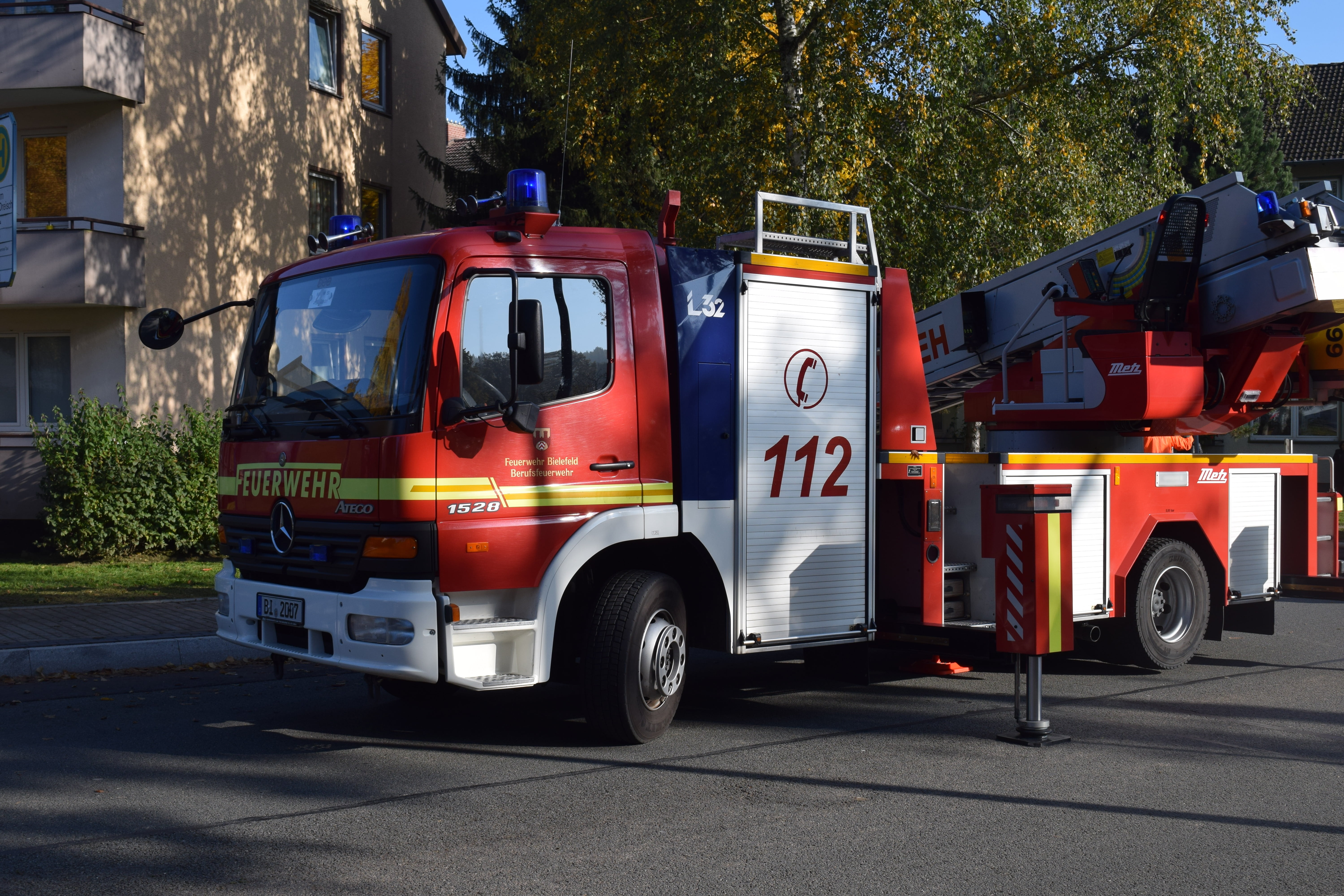 fire Engine, urgency, rescue, occupation, ambulance, siren, transportation, land Vehicle, city, assistance, 5K, emergency Services, use, misfortune, car, HD Wallpaper