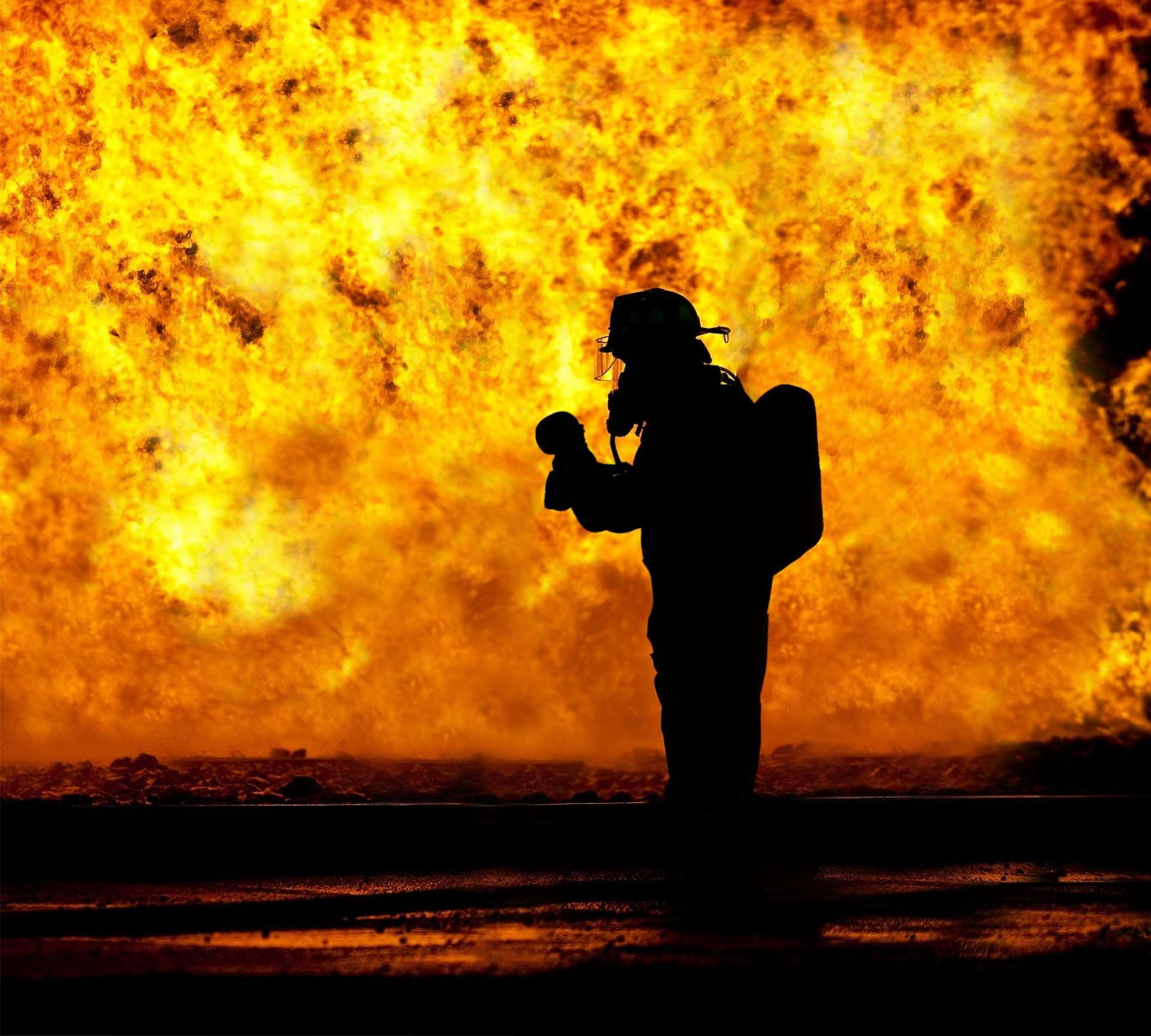breathing apparatus, fire - natural phenomenon, accidents and disasters, delete, sign, fire extinguishing, standing, one person, fire fighting attack, rescue worker, HD Wallpaper