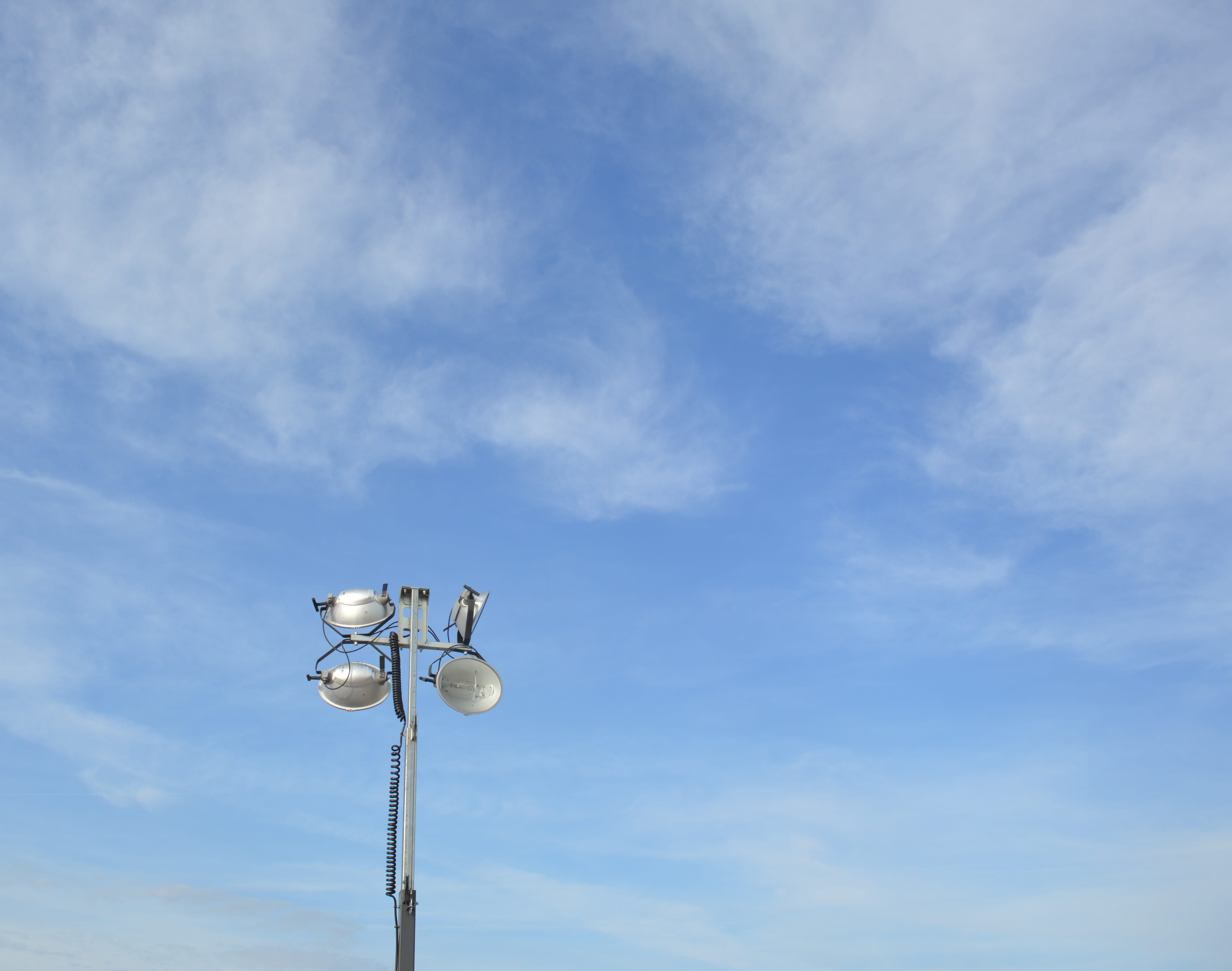 communication, Antena, day, cloud - sky, connection, Projector, floodlight, electric lamp, Light, technology, sky, nature, Lamp, electrical equipment, no people, HD Wallpaper