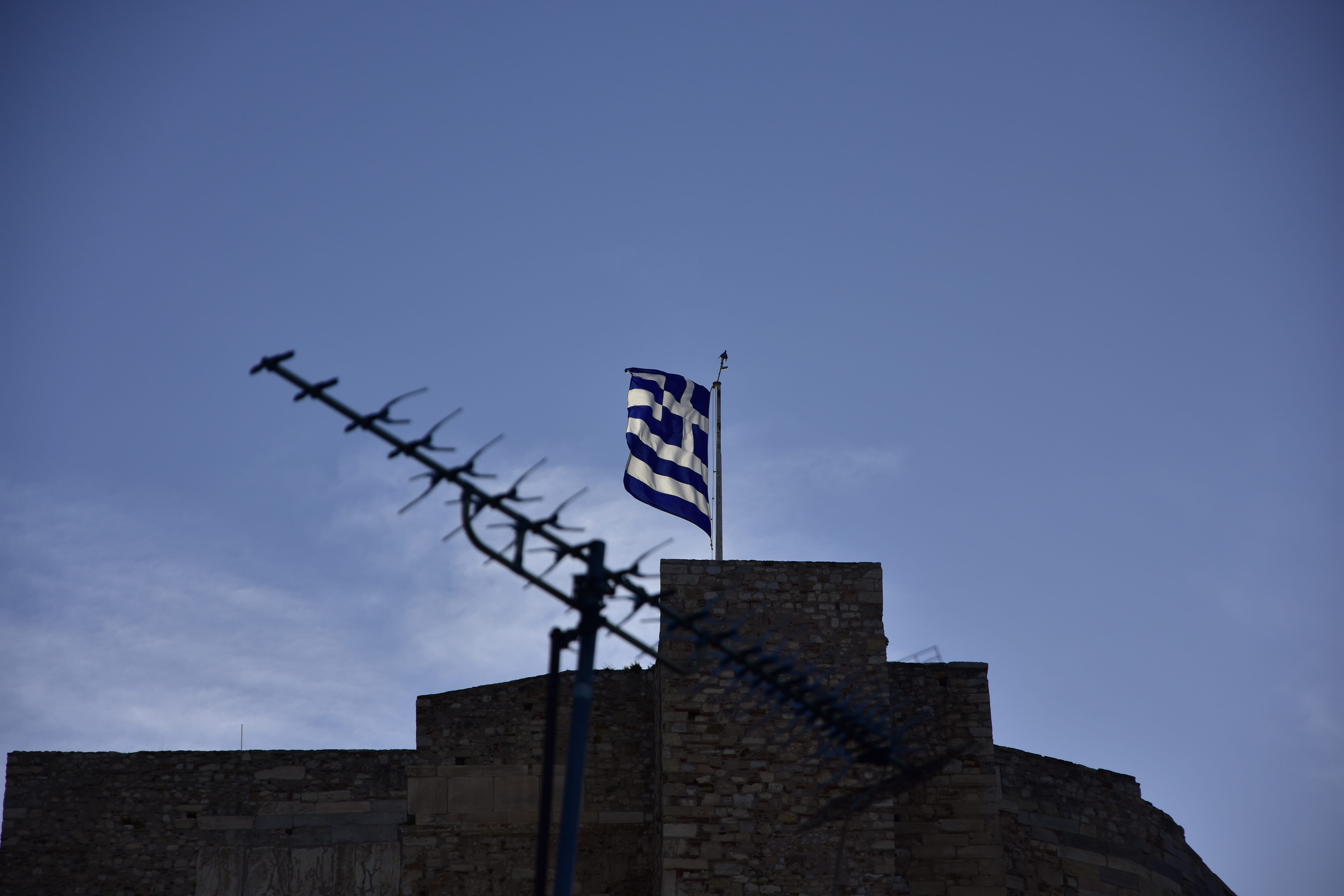 travel destinations, sky, structure, hellenic, building exterior, copy space, photography, close up, nature, blue, greece flag, clear sky, dusk, flag, antena, HD Wallpaper