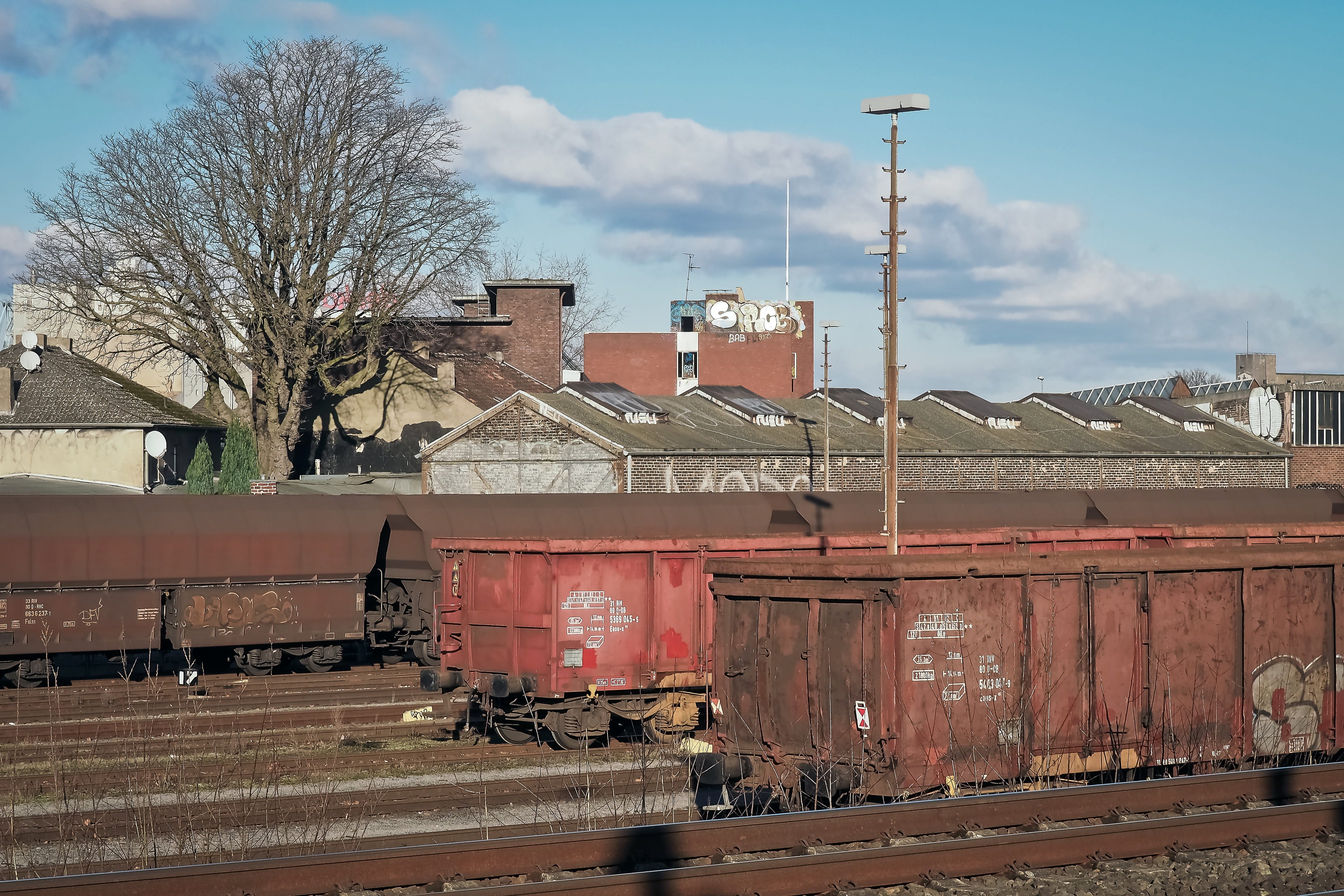 goods wagons, goods, freight transport, industrial area, built structure, architecture, railroad Track, transport of goods, 4K, railroad Station Platform, HD Wallpaper