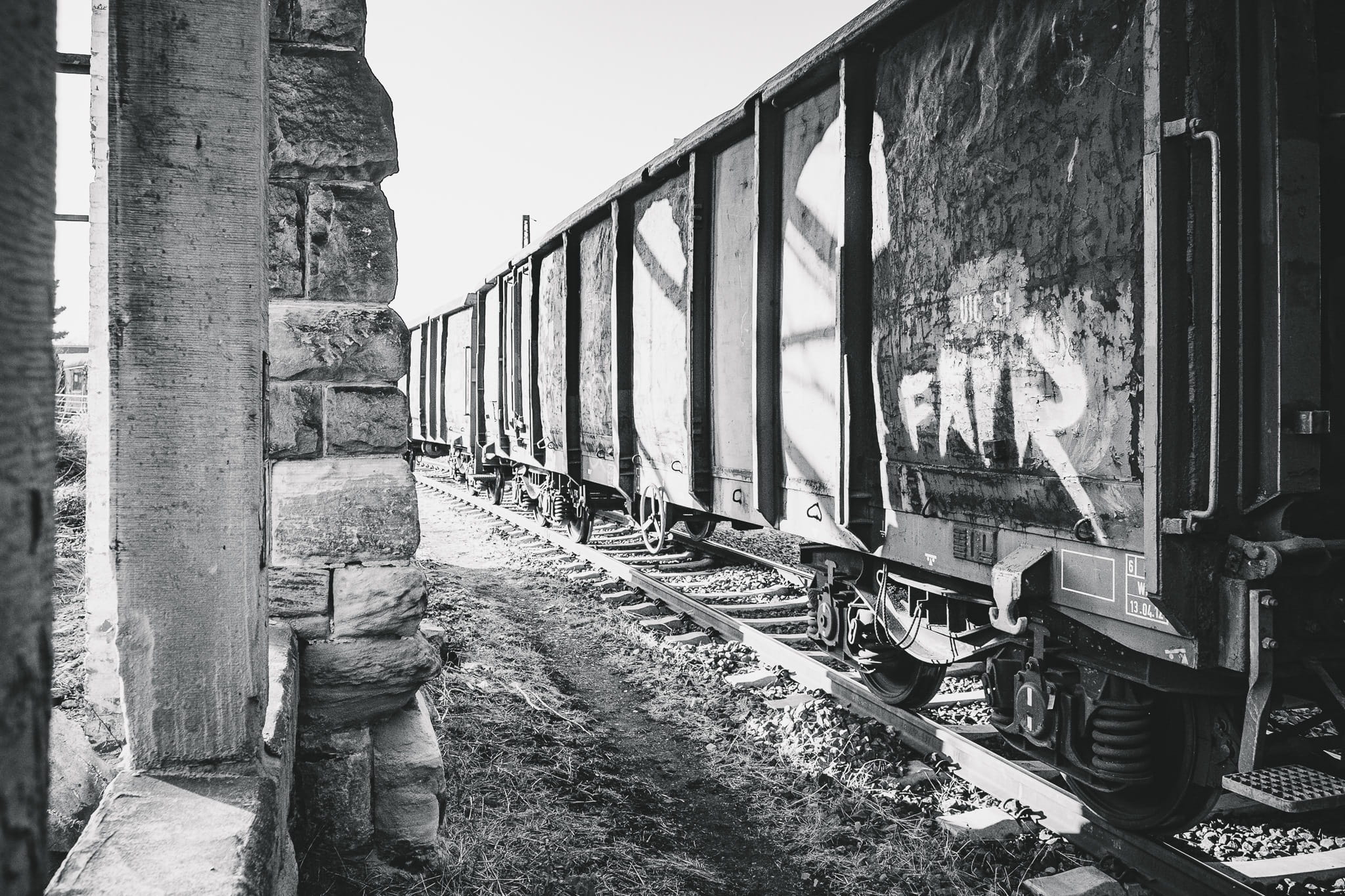 outdoors, nature, Train, deterioration, public transportation, metal, Railway, mode of transportation, ruined, traffic, platform, history, railroad track, HD Wallpaper