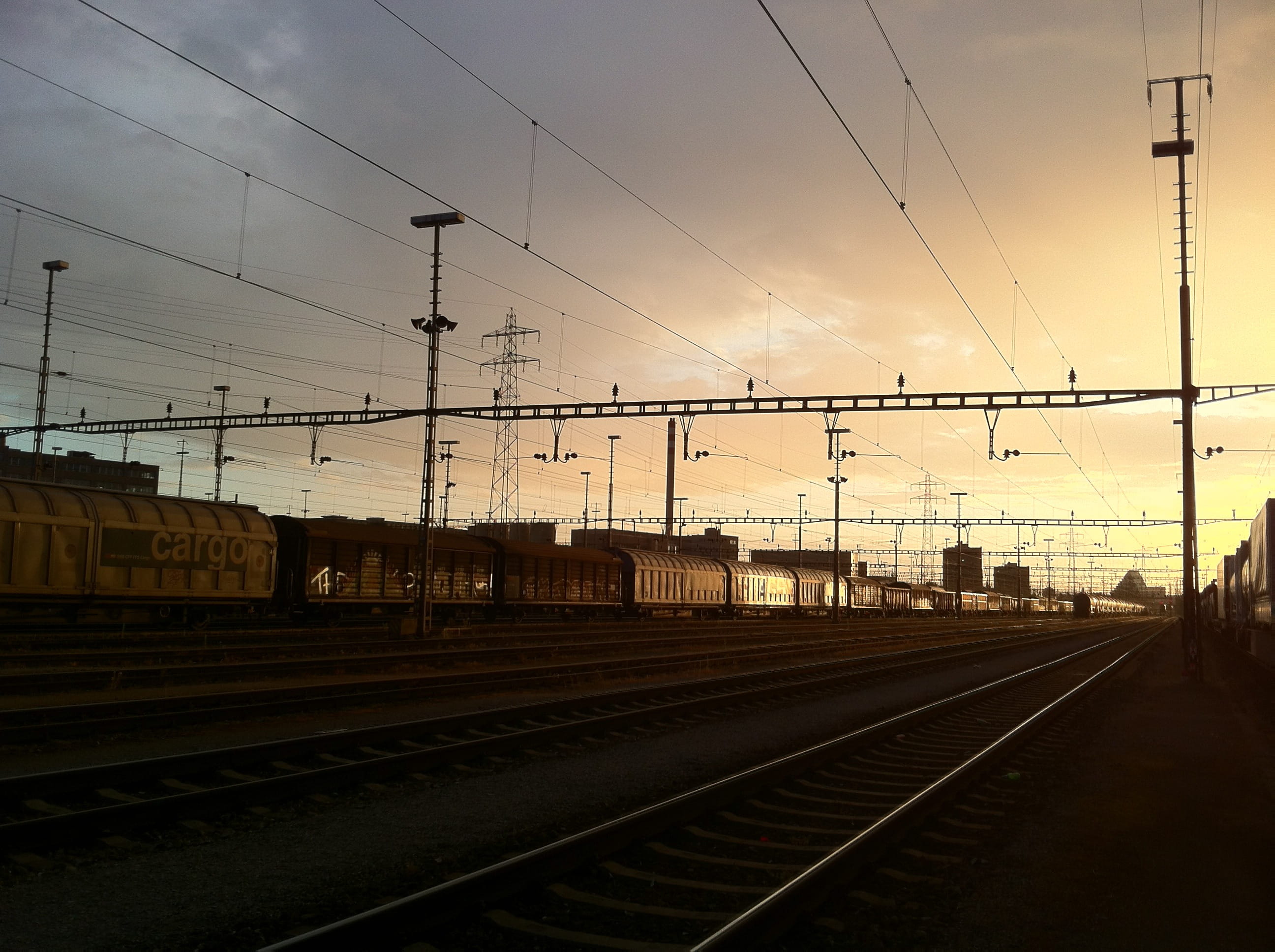 transportation, railroad track, power line, warm, Railway, 2K, reddish, track, freight train, electricity, railroad station, railway station, sky, sunset, HD Wallpaper