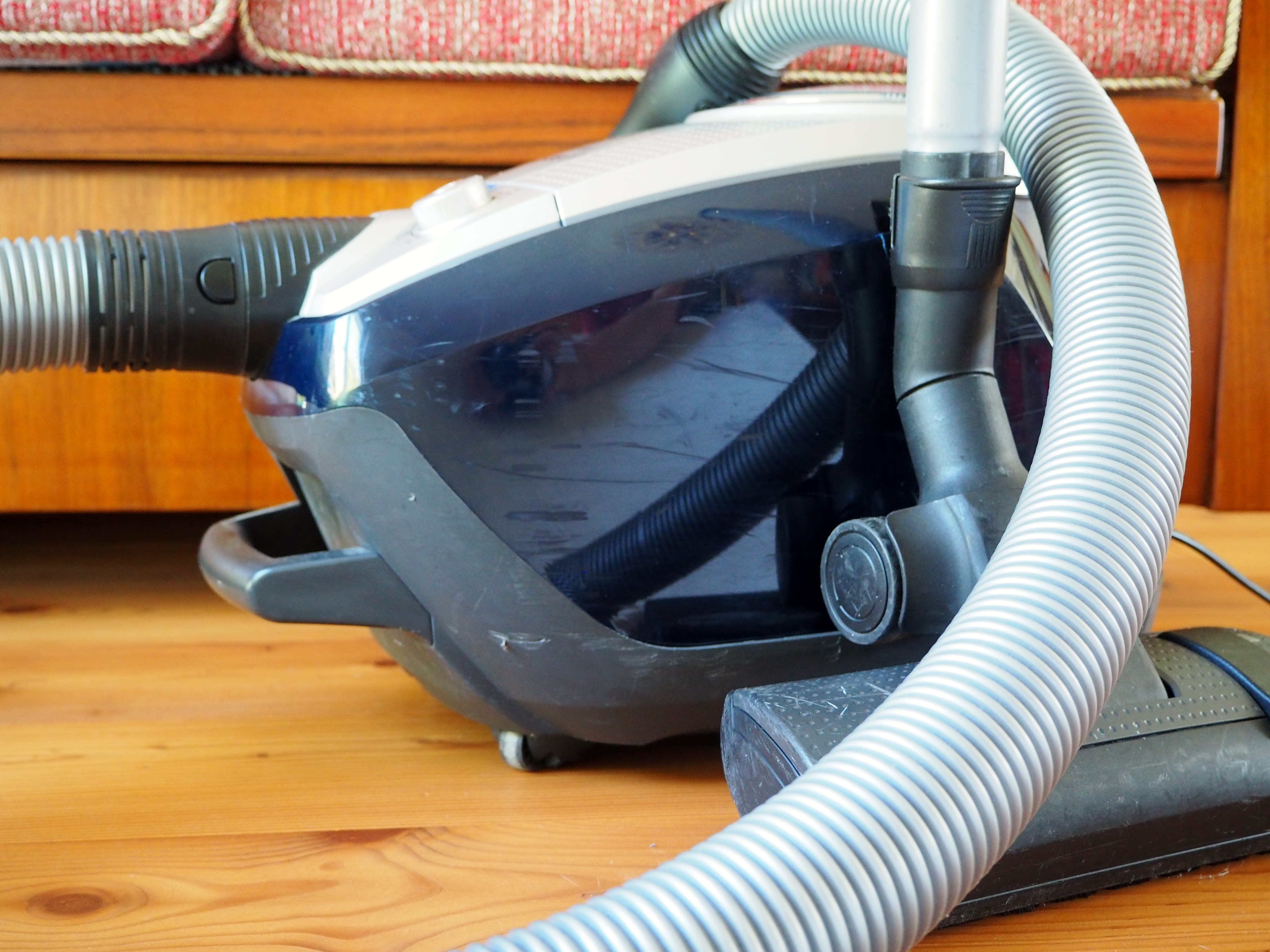 house work, indoors, electric plug, 4K, connection, equipment, dust, battery sucker, cleanliness, clean up, cable, day, black color, make clean, power supply, HD Wallpaper