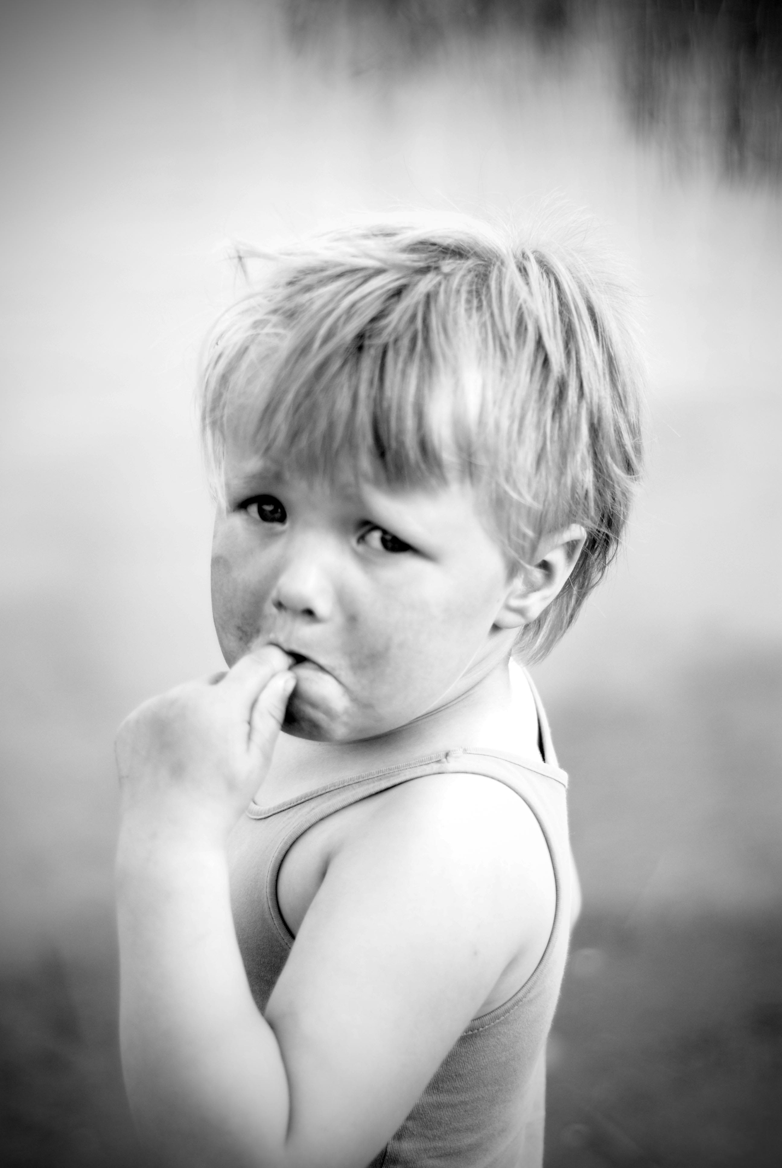 children, sucking, hairstyle, contemplation, s, real people, men, lifestyle, girl, innocence, 4K, males, gray, outdoors, day, sad, babies And Children, Phone HD Wallpaper
