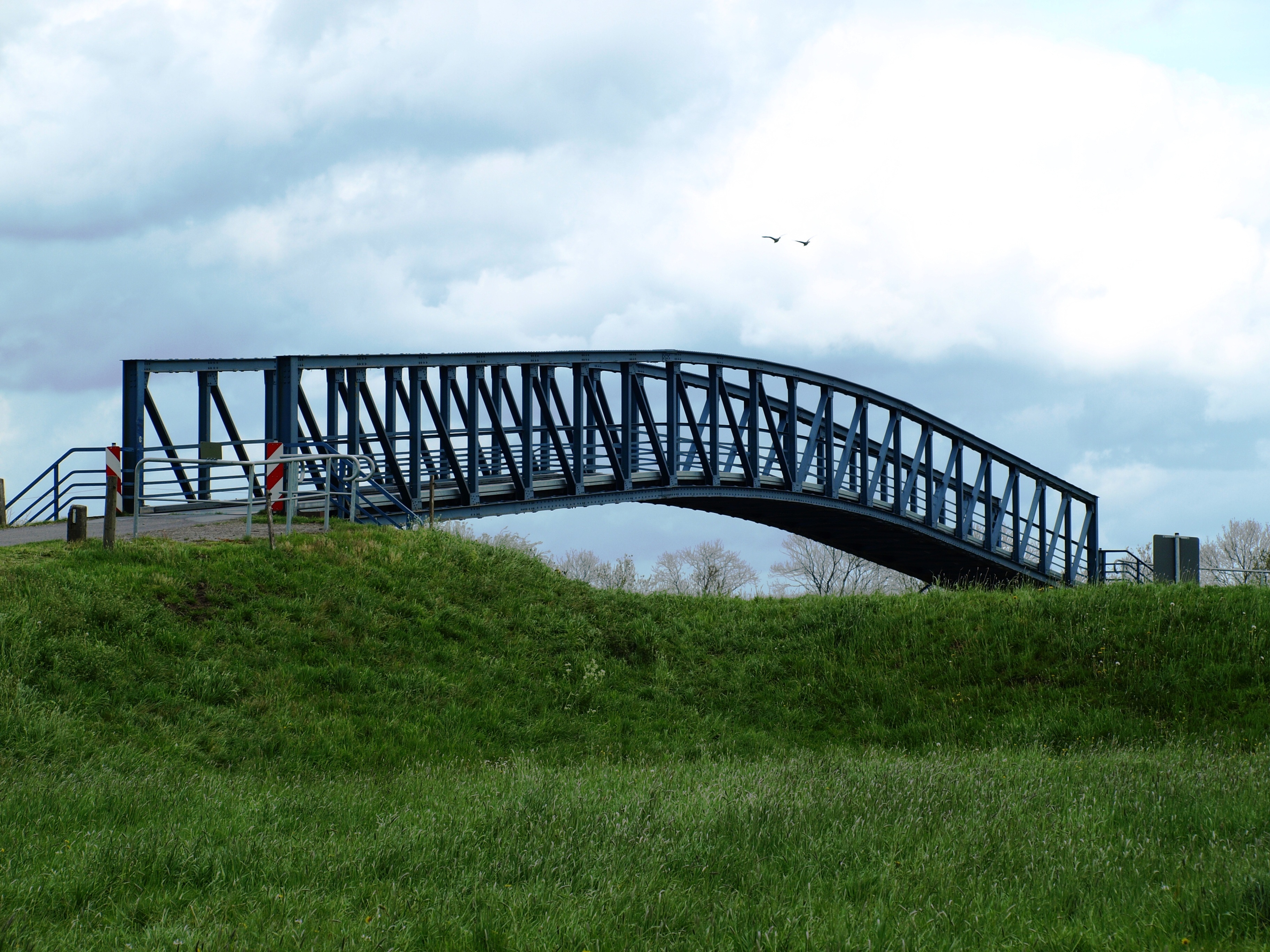 no people, nature, land, construction, day, green color, cloud - sky, architecture, 2K, grass, built structure, narrowest bridge in germany, field, steel bridge, HD Wallpaper