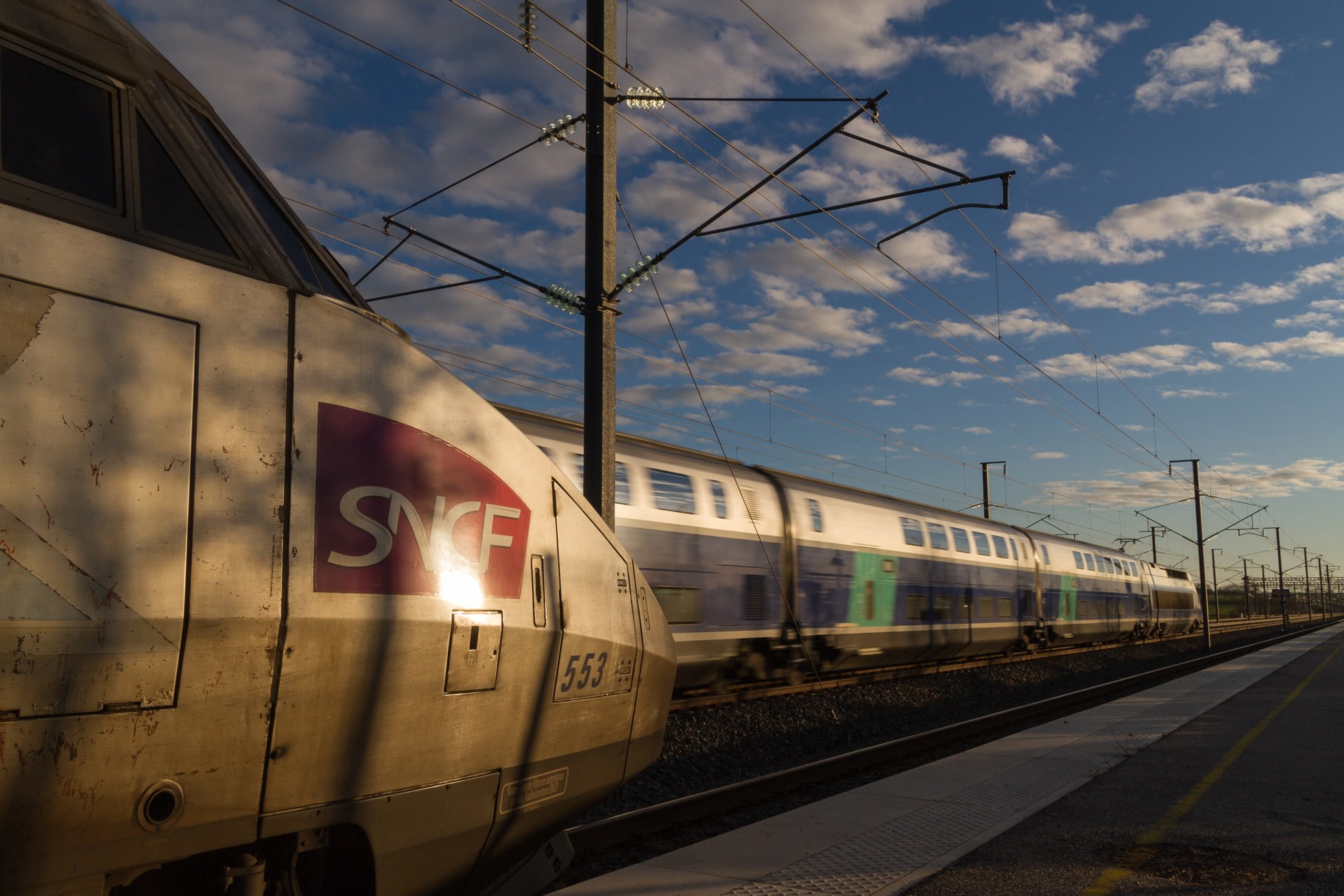 architecture, nature, outdoors, arrival, train, land vehicle, station, day, no people, public transportation, rail transportation, cloud - sky, passenger train, HD Wallpaper