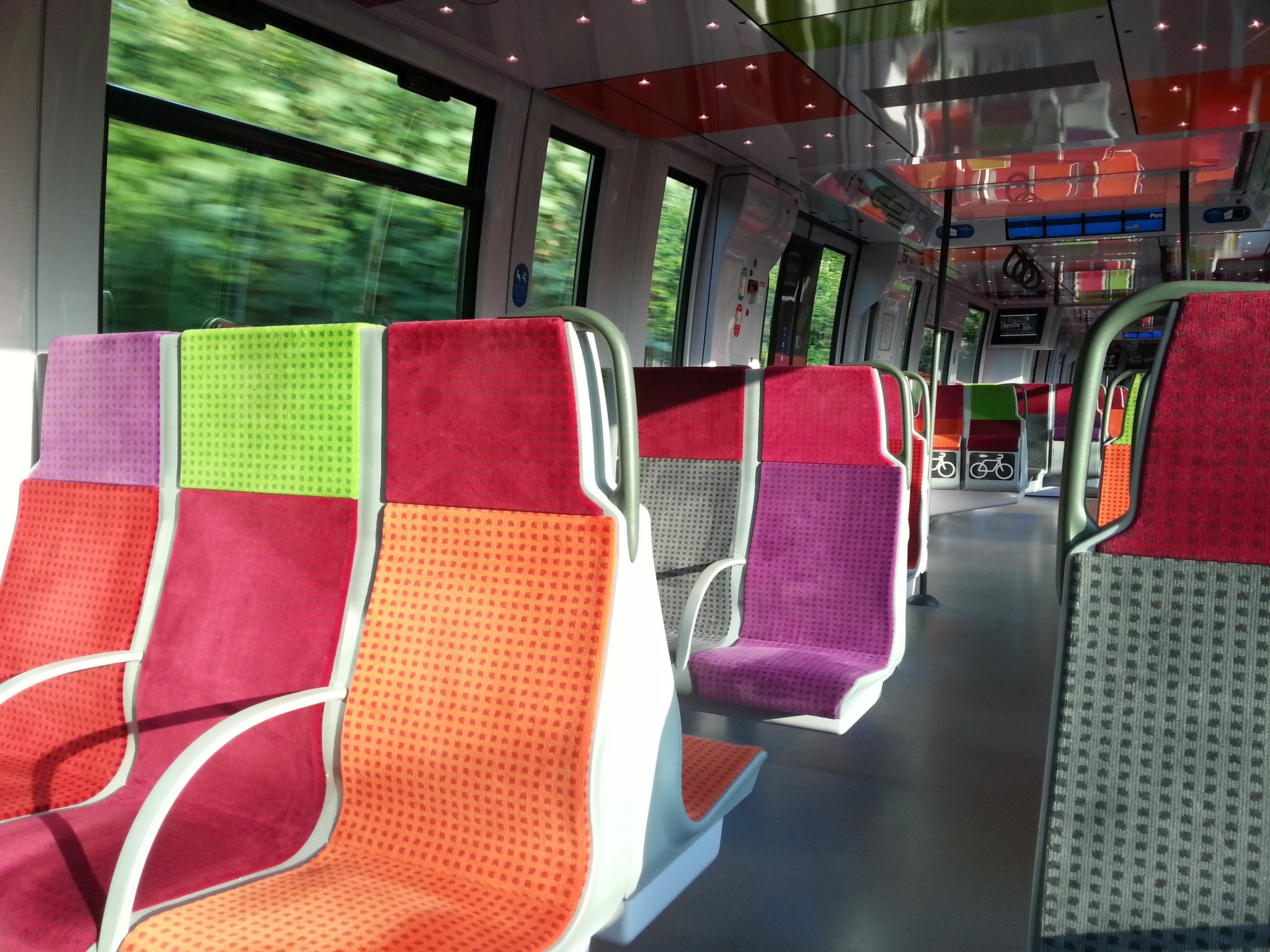 window, tour travel, red, travel, metro, bin, no people, purple, modern, paris, choice, seat, train, vehicle seat, internal, tourism, france, train inside, HD Wallpaper