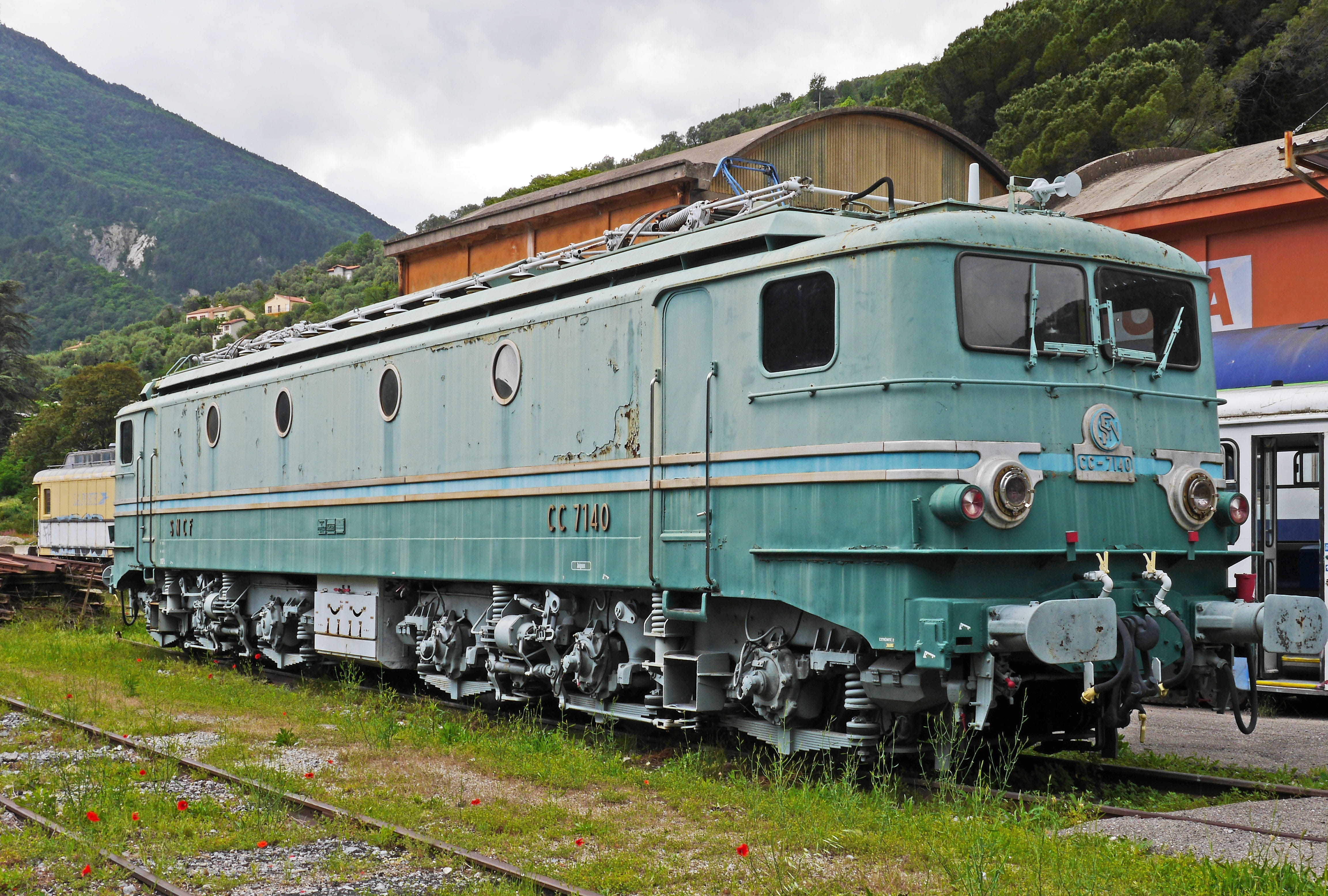 south of france, grass, sky, nature, Sncf, six-axial, stationary, track, breil-sur-roya, historically, rekordlok, no people, french state railway, railroad track, HD Wallpaper