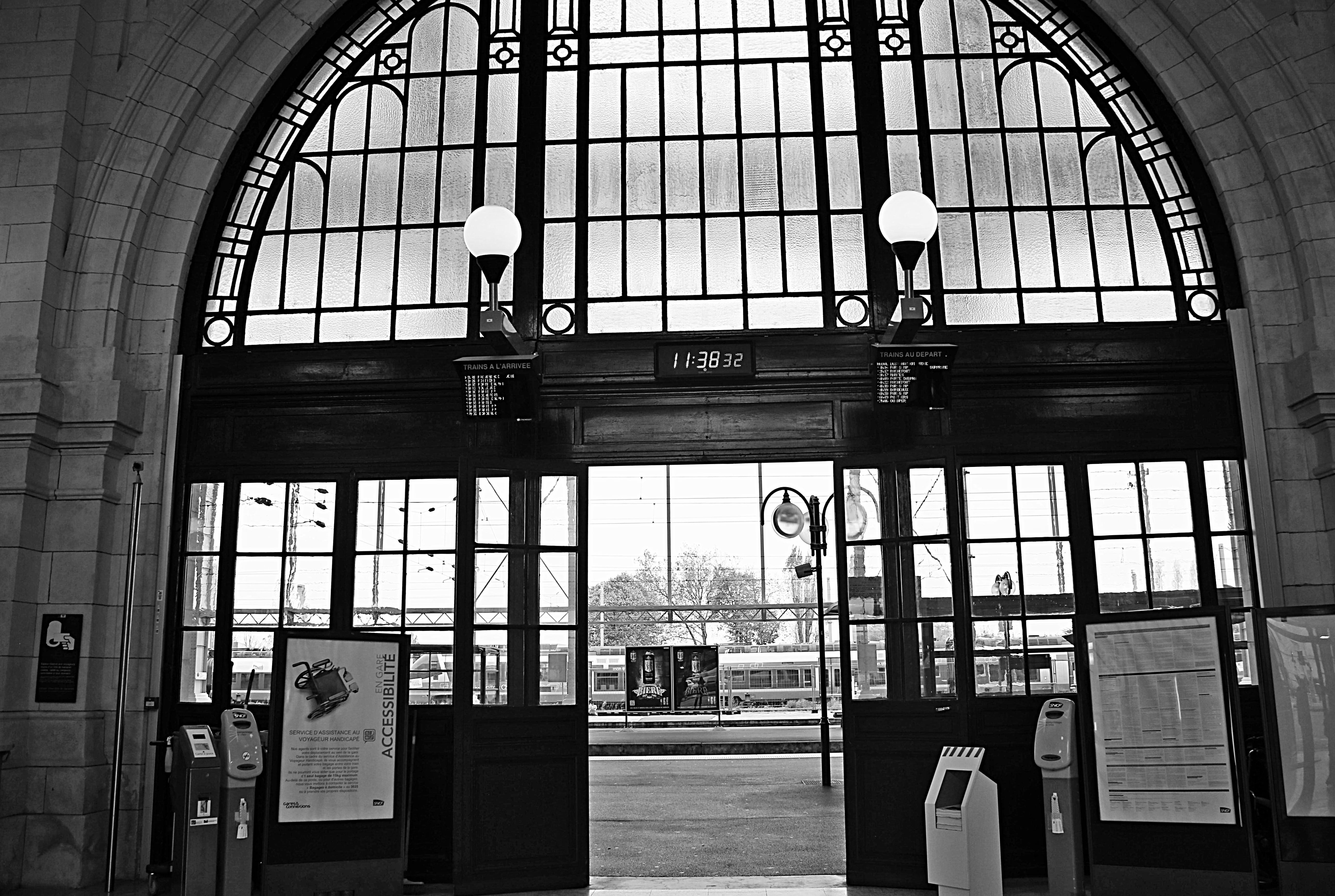 building, railroad station, city, Railway Platform, communication, ceiling, built structure, glass - material, no people, Station, lighting equipment, indoors, HD Wallpaper