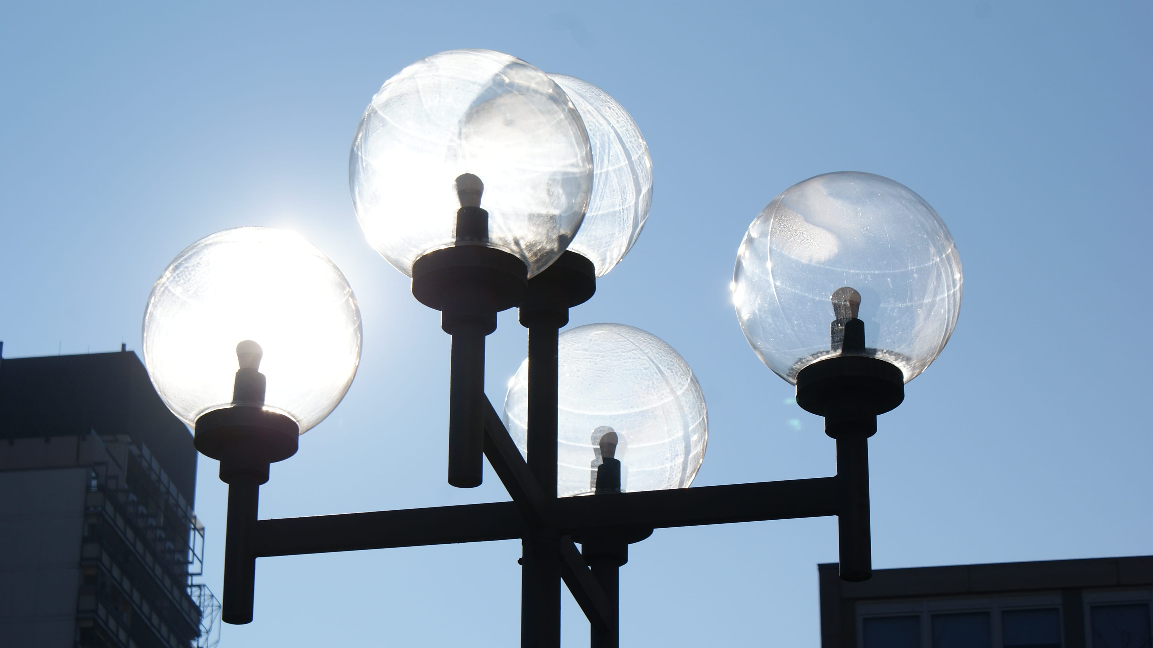 blue, street, sky, low angle view, light bulb, sunlight, reflexes, clear sky, lighting equipment, mirroring, street light, light, sun, ludwigshafen, technology, HD Wallpaper