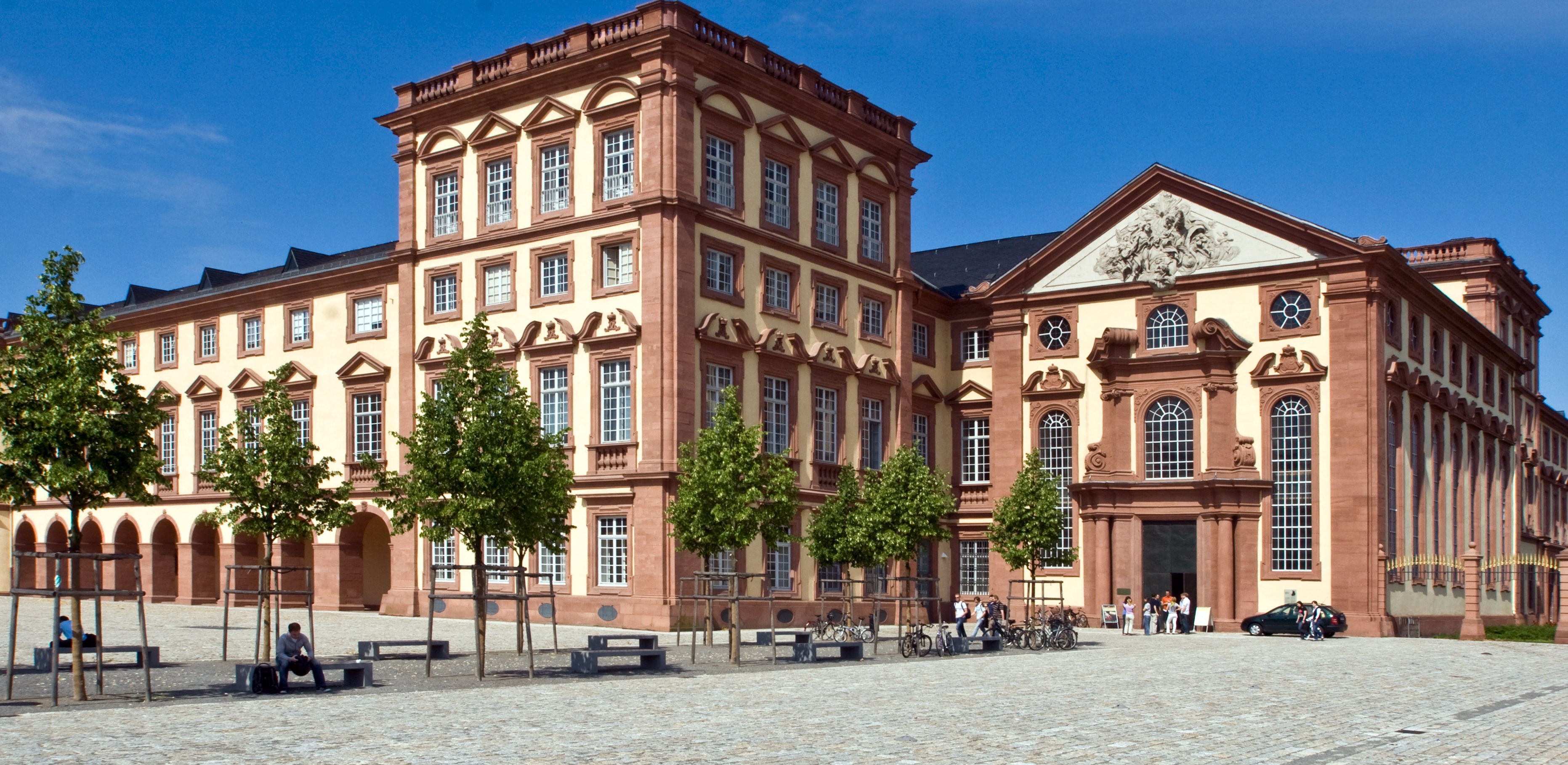 tree, day, nature, travel destinations, several, history, sky, facade, walking, city, architecture, outdoors, clear sky, incidental people, building, front view, HD Wallpaper
