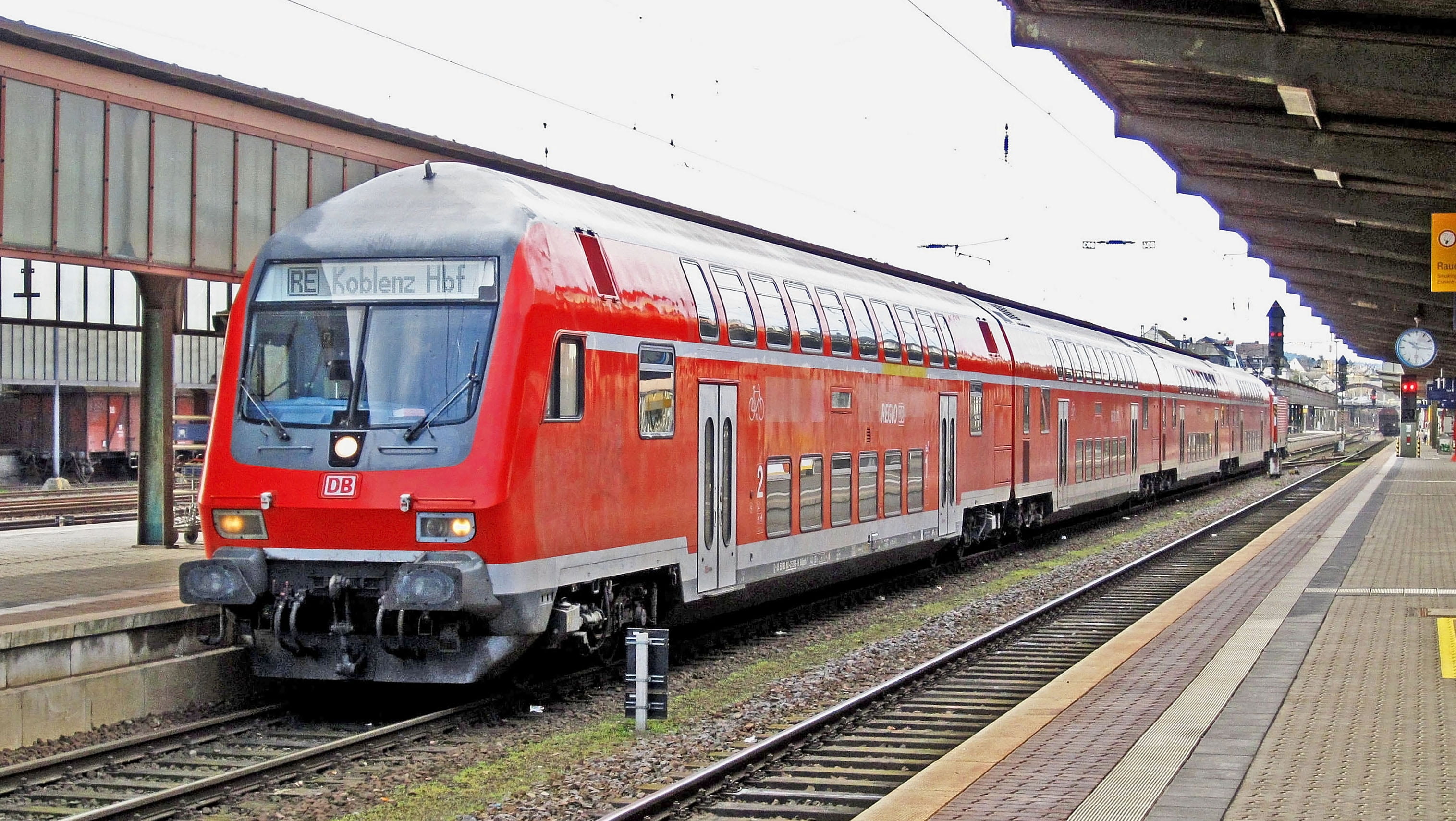railway, architecture, 2K, regional train, transport system, red, transportation, platform, mode of transportation, public transportation, no people, electric locomotive, HD Wallpaper