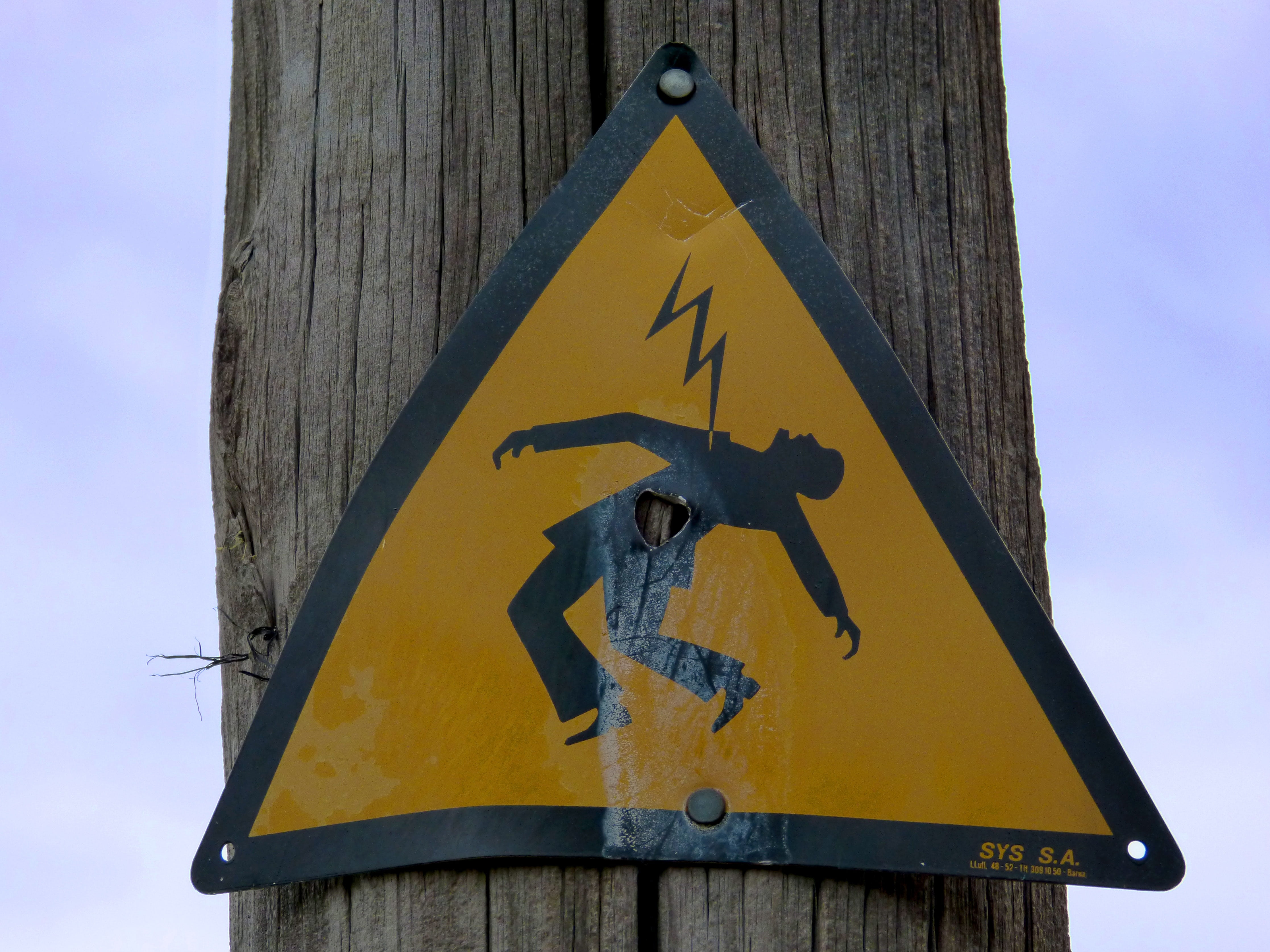 road sign, outdoors, day, danger, electric shock, sky, guidance, sign, road, yellow, no people, safety, 4K, warning symbol, ray, crossing sign, representation, HD Wallpaper