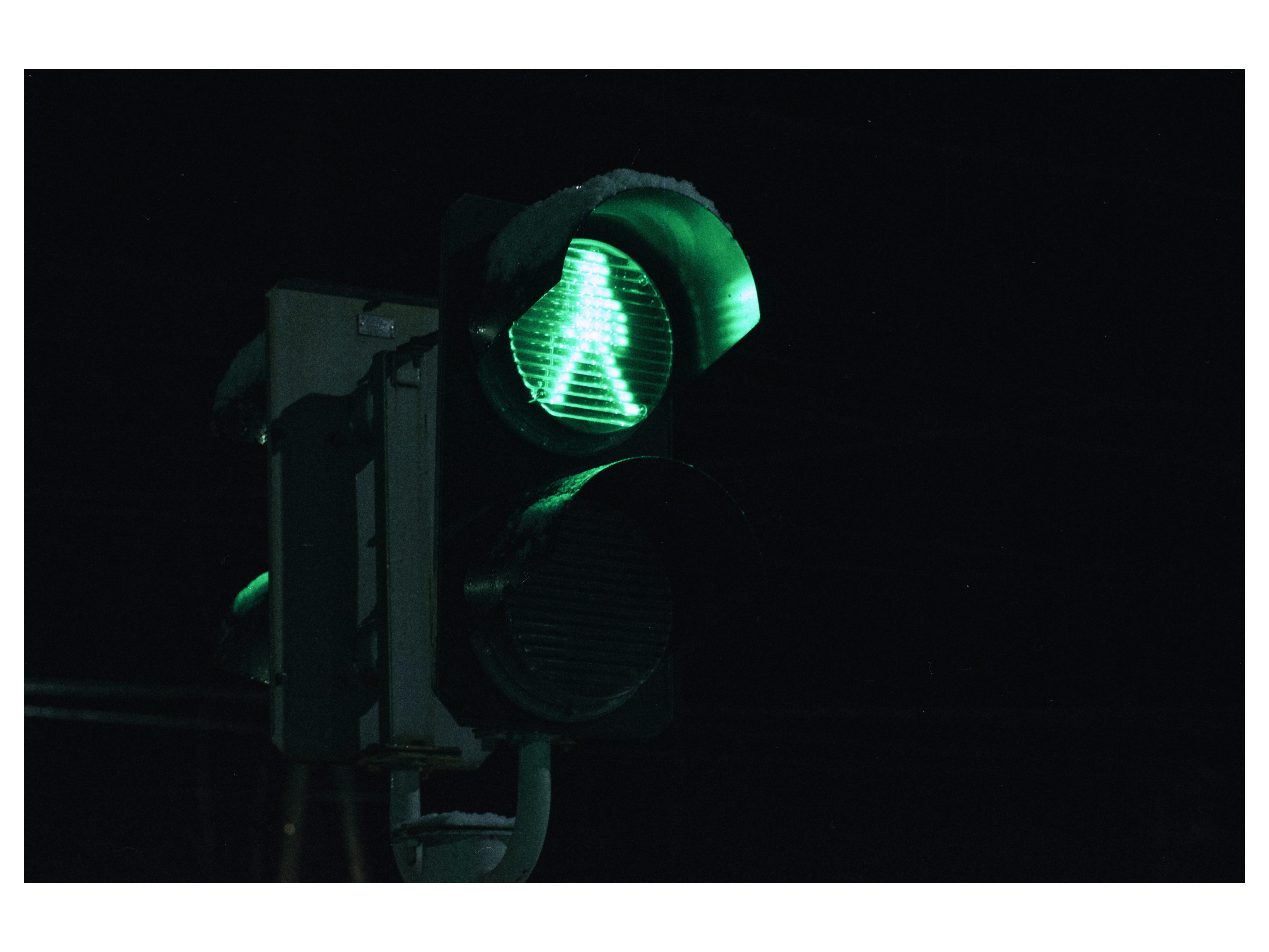 filmphotography, green light, transportation, analoguevibes, light, electric lamp, sign, outdoors, russia, 5K, green, technology, analog, film, minimalism, HD Wallpaper