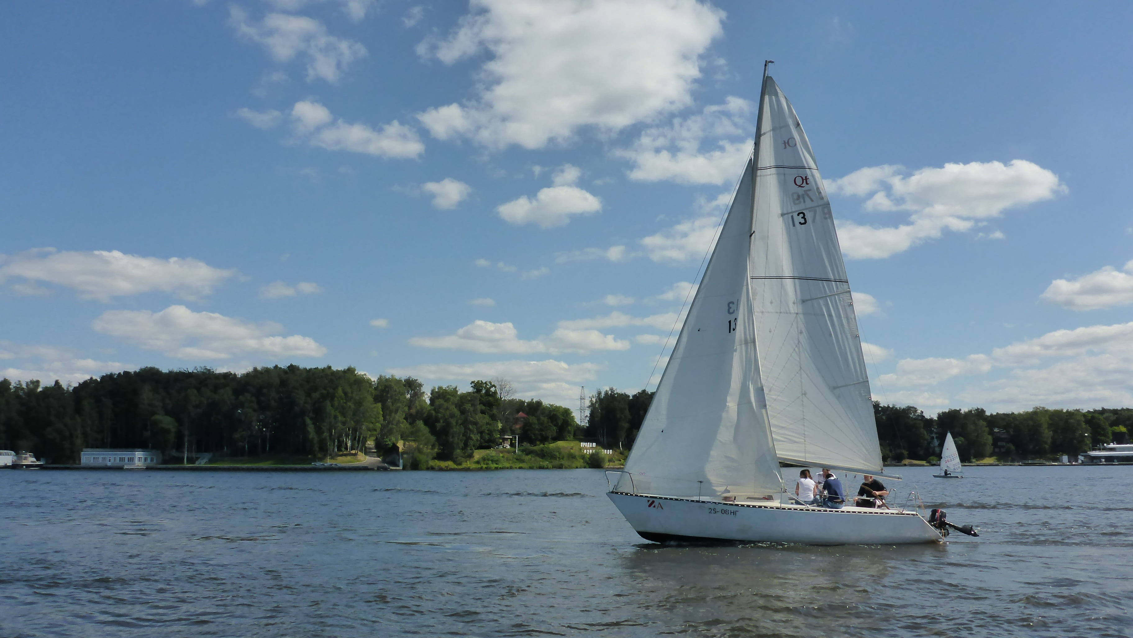 leisure activity, greens, photo, tree, landscape, sky, summer, klyasminskoye reservoir, moscow region, sailor, travel, adventure, yachting, boat, clouds, HD Wallpaper