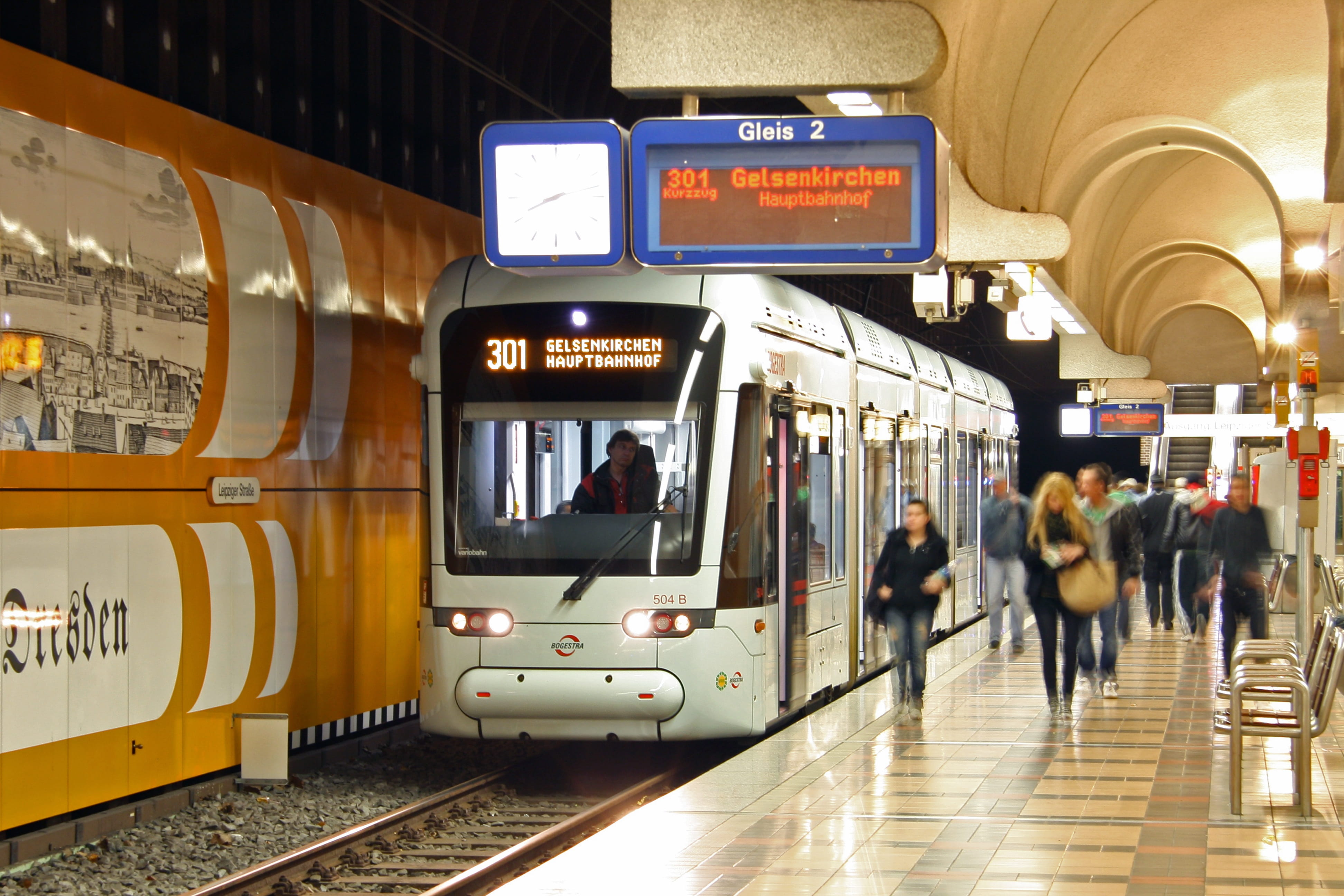 transport, tram, travel, city life, gelsenkirchen, bochum, platform, railroad track, crowd, silver, public transportation, metro, bogestra, train - vehicle, HD Wallpaper
