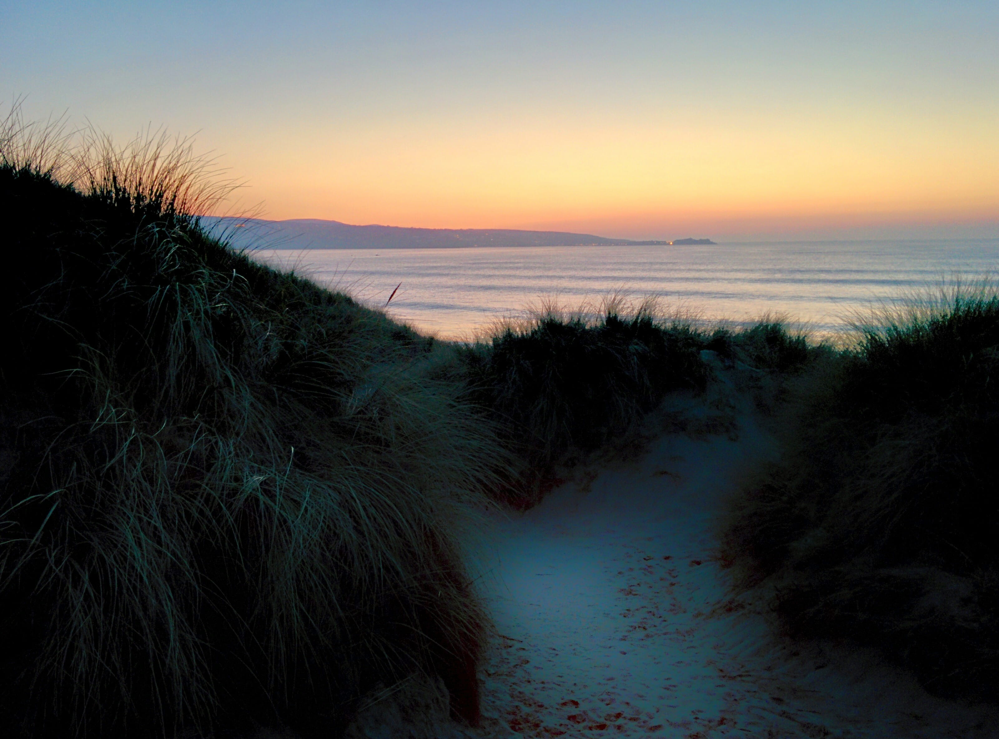 tranquility, wave, beach, idyllic, grass, environment, headland, beauty in nature, nature, horizon over water, horizon, hayle, light, 2K, sky, no people, HD Wallpaper