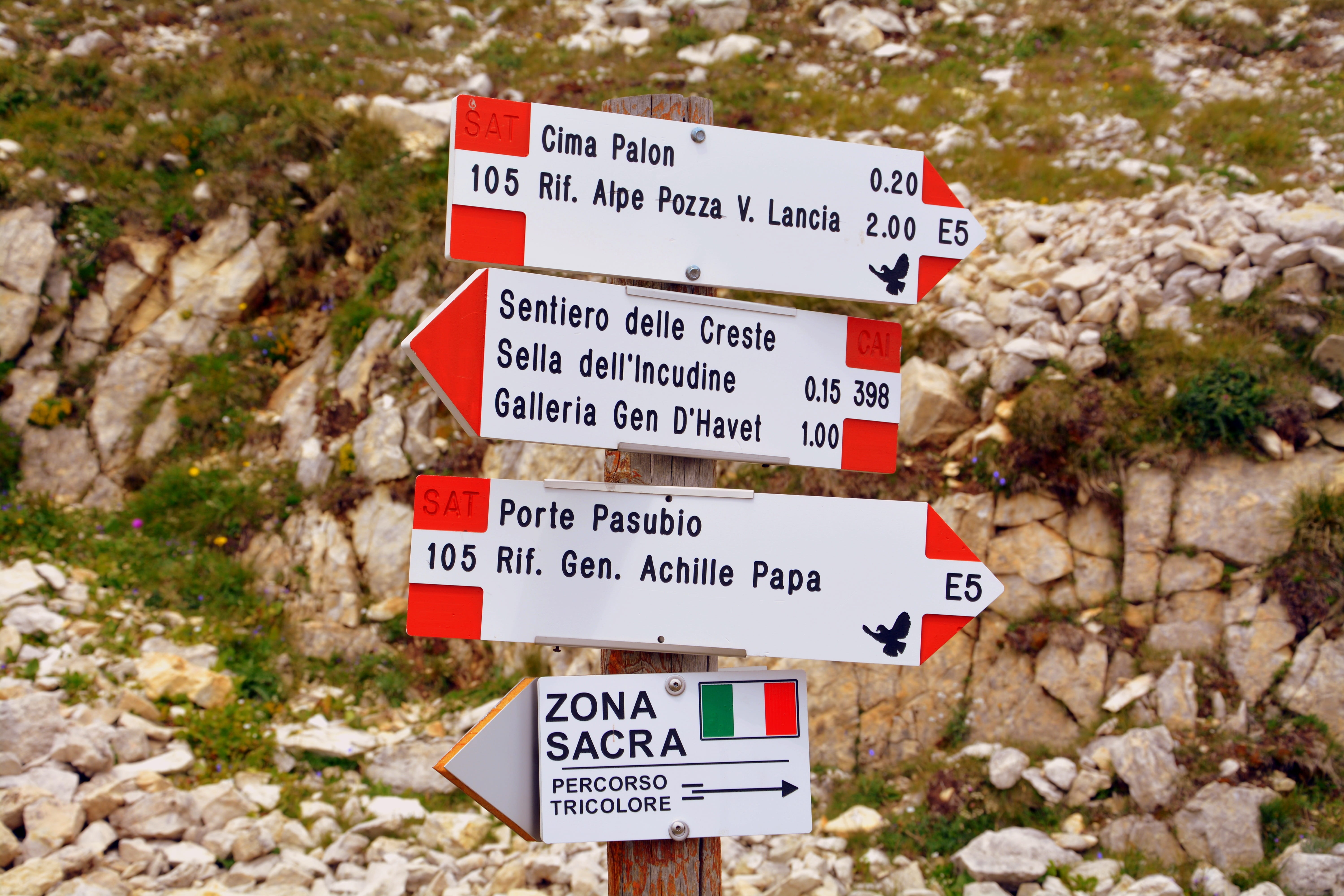 excursion, information sign, signal, information, direction, guidance, outdoors, communication, rock - object, mountain, western script, arrow symbol, script, HD Wallpaper