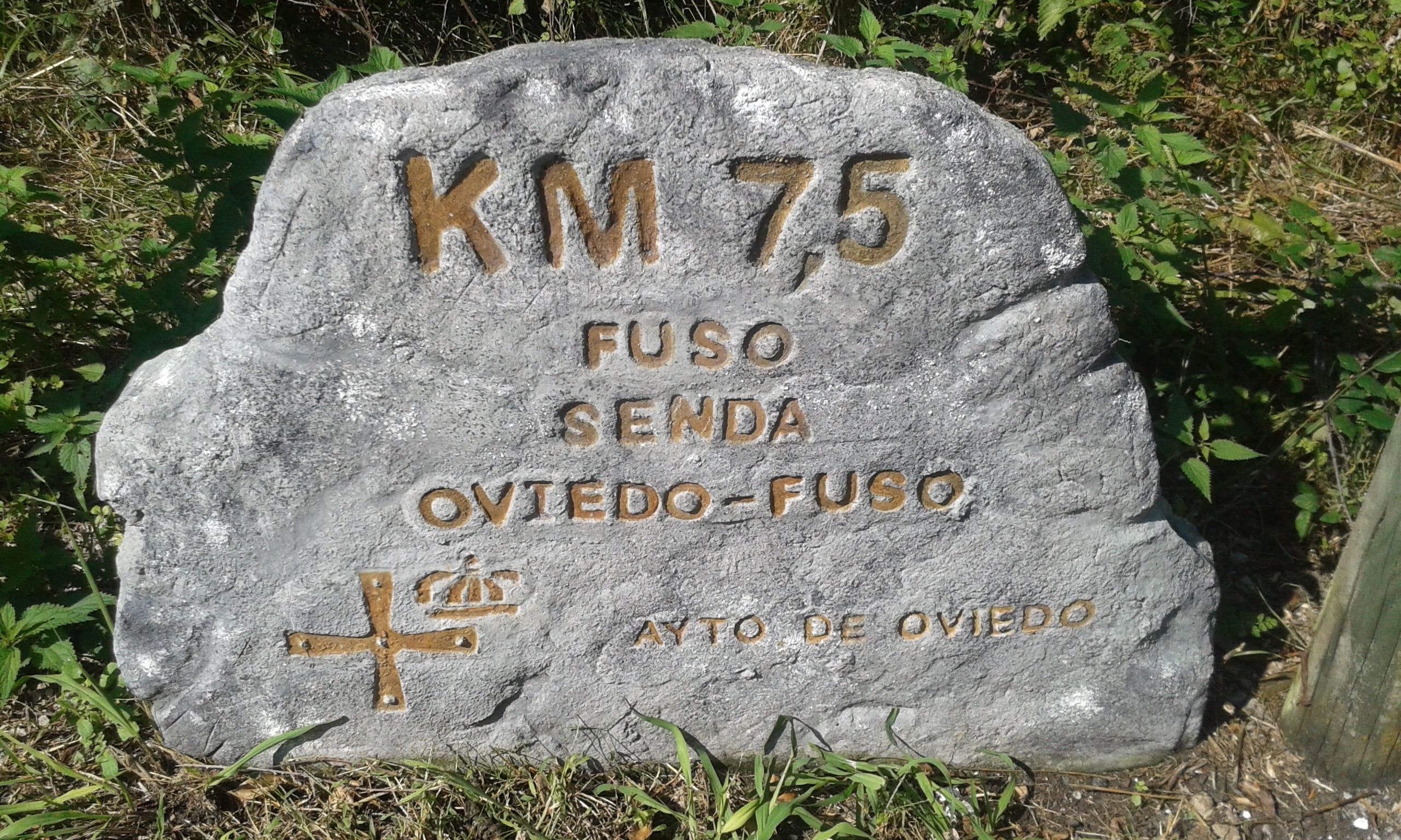 stone, craft, walking, 2K, walker, nature, bike trail, path, walk, memorial, text, asturias, indication, tombstone, europe, fuso queen, script, close-up, HD Wallpaper