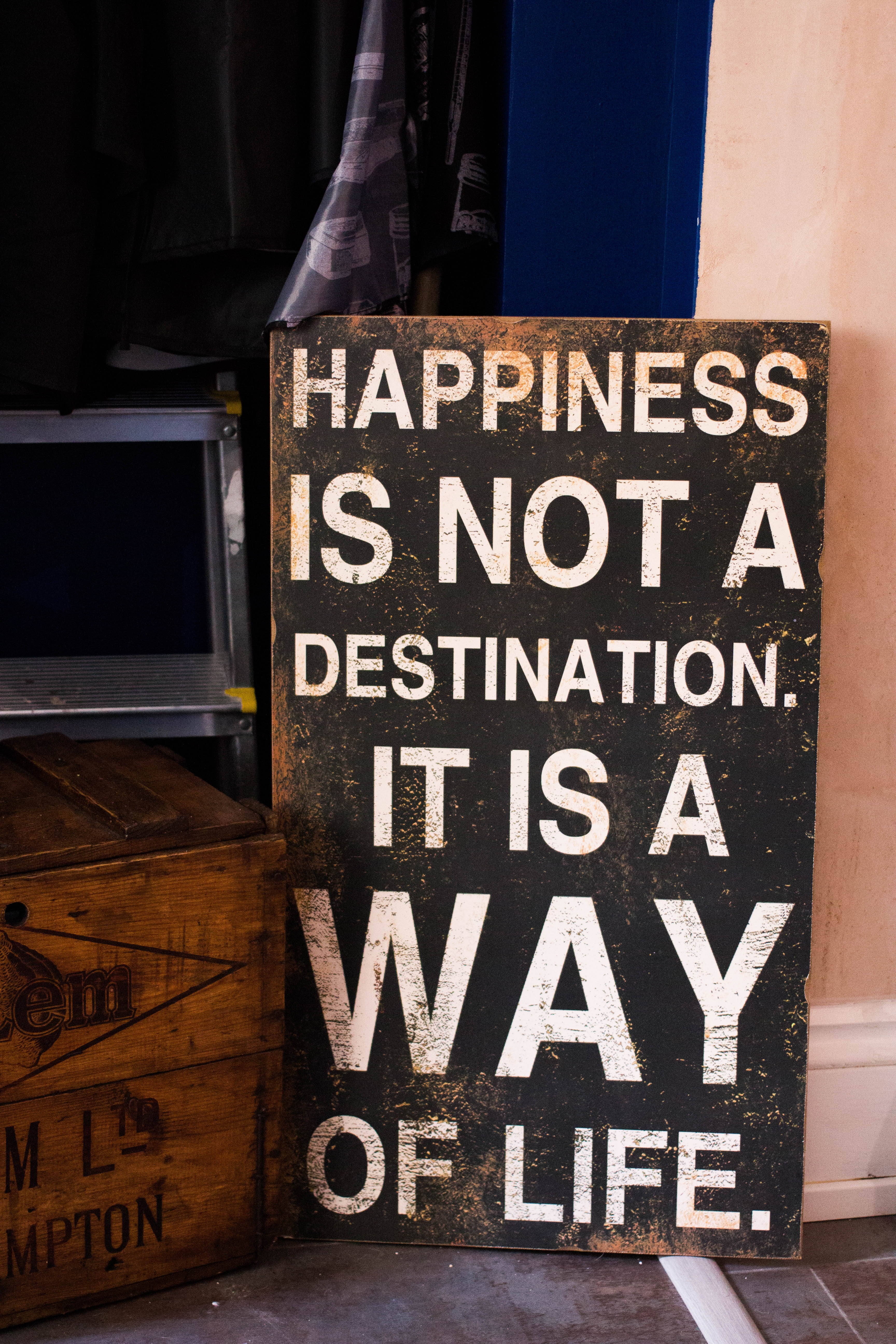 black color, happiness, communication, capital letter, motivation, business, book, blackboard, no people, meaning, information, advertisement, road sign, Phone HD Wallpaper