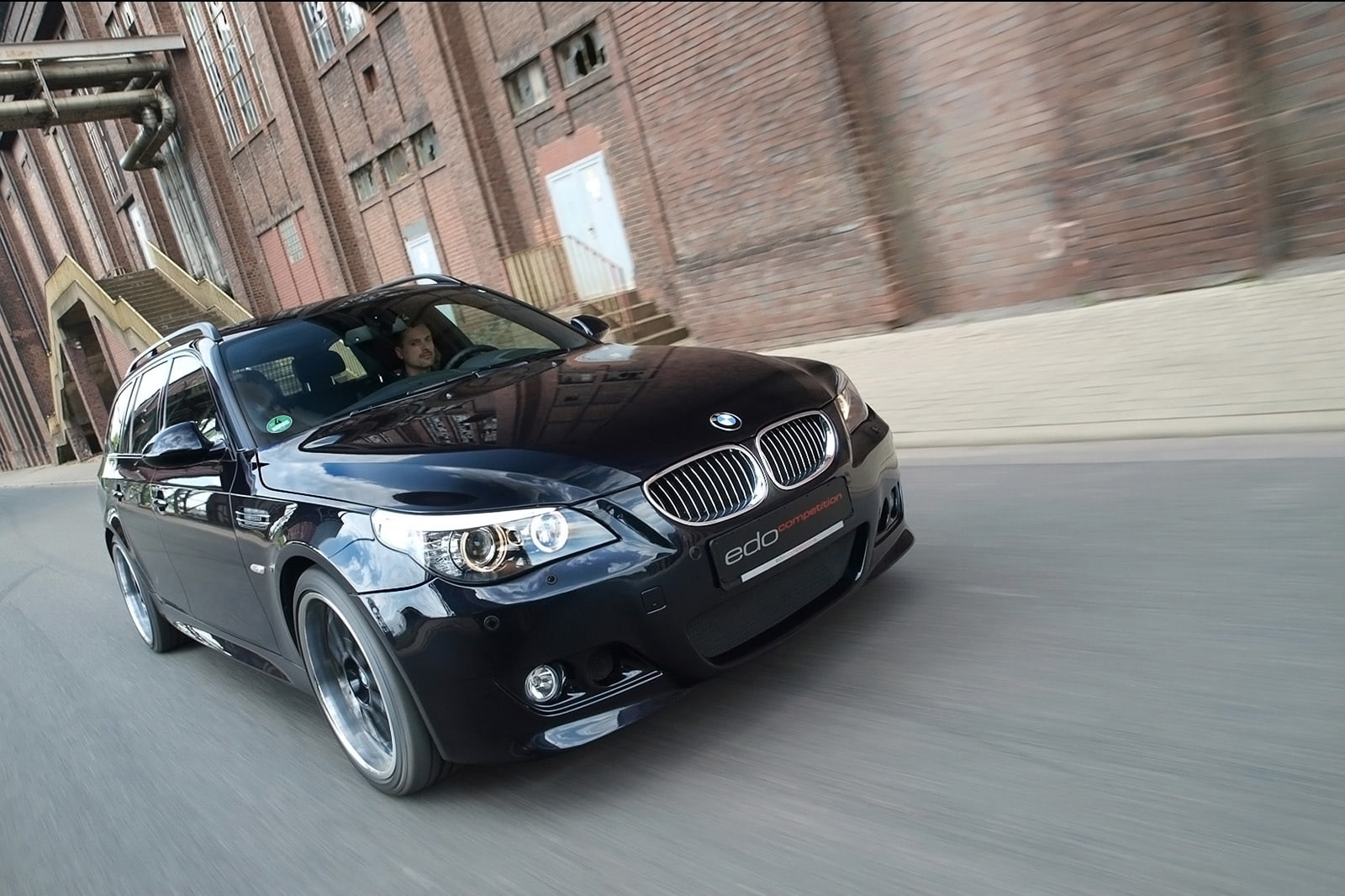 competition, stationary, city, no people, car, luxury, bmw, motor vehicle, land vehicle, building, mode of transportation, dark, building exterior, m, touring, HD Wallpaper