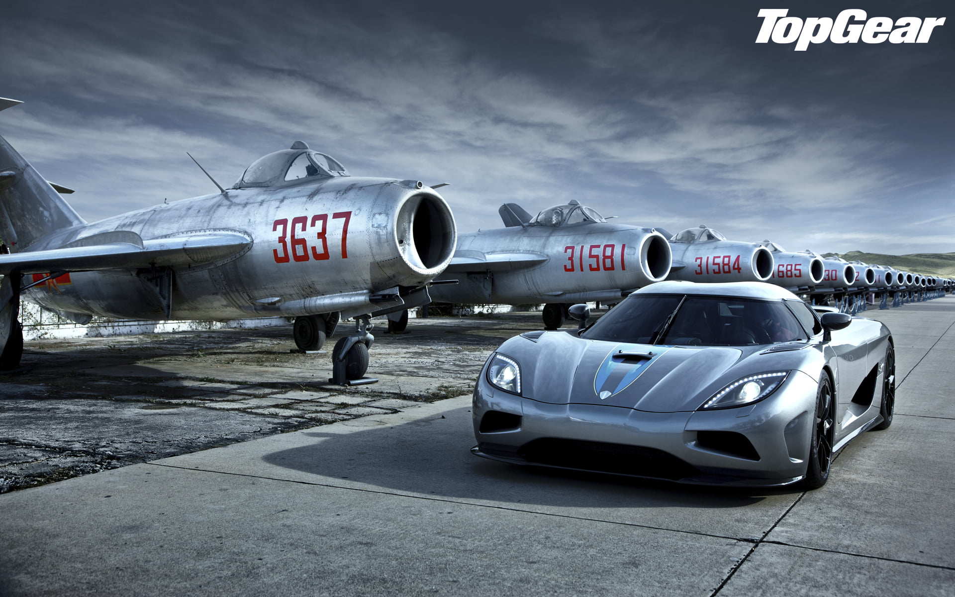 outdoors, air Vehicle, cloud - sky, power, engine, flying, Koenigsegg, technology, no People, fighters, 1080P, day, lights, war, airplane, the front, land vehicle, HD Wallpaper