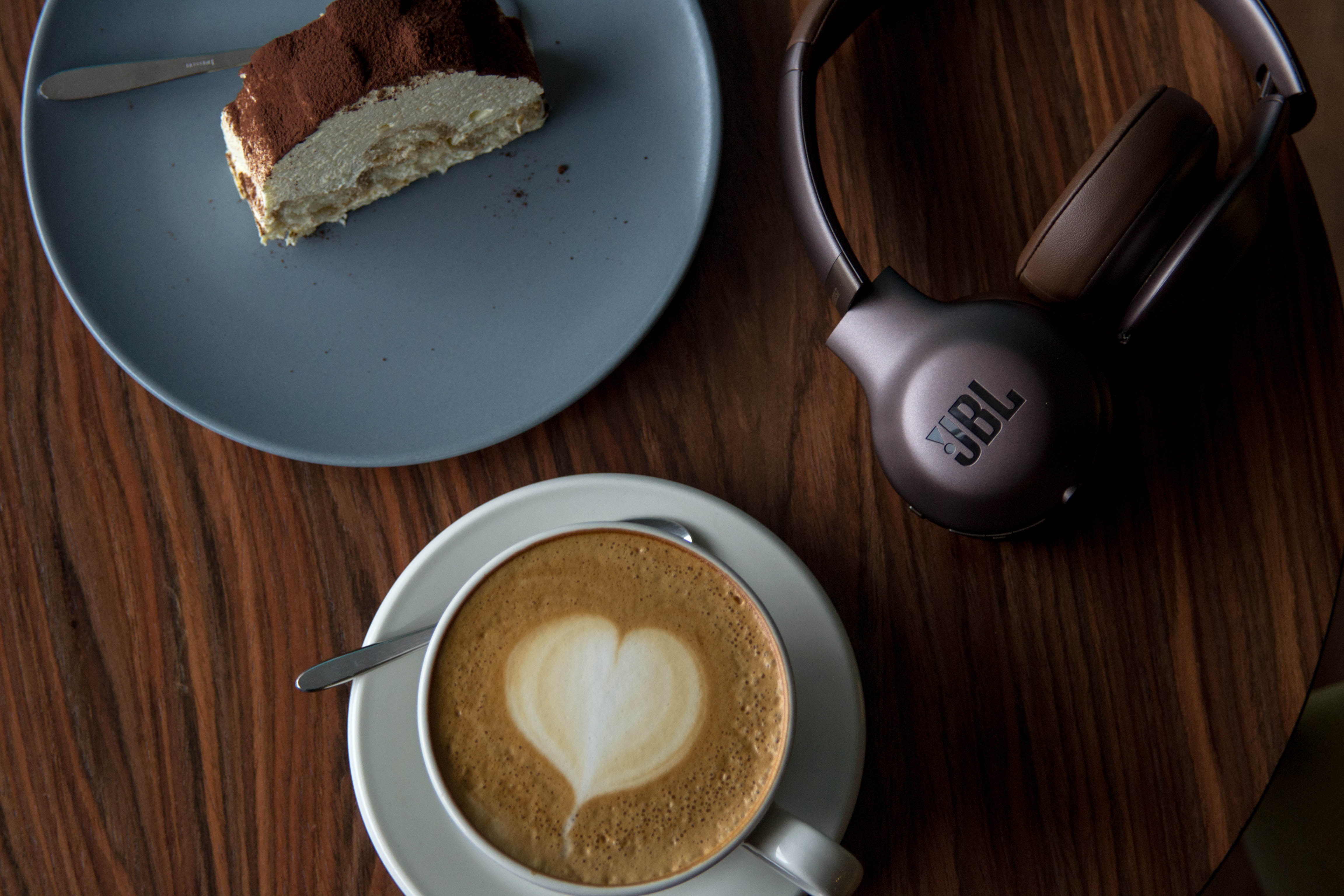 drink, hot drink, saucer, plate, gray, porcelain, art, electronics, wellbeing, chocolate, mug, wood - material, kitchen utensil, espresso, indoors, food and drink, HD Wallpaper