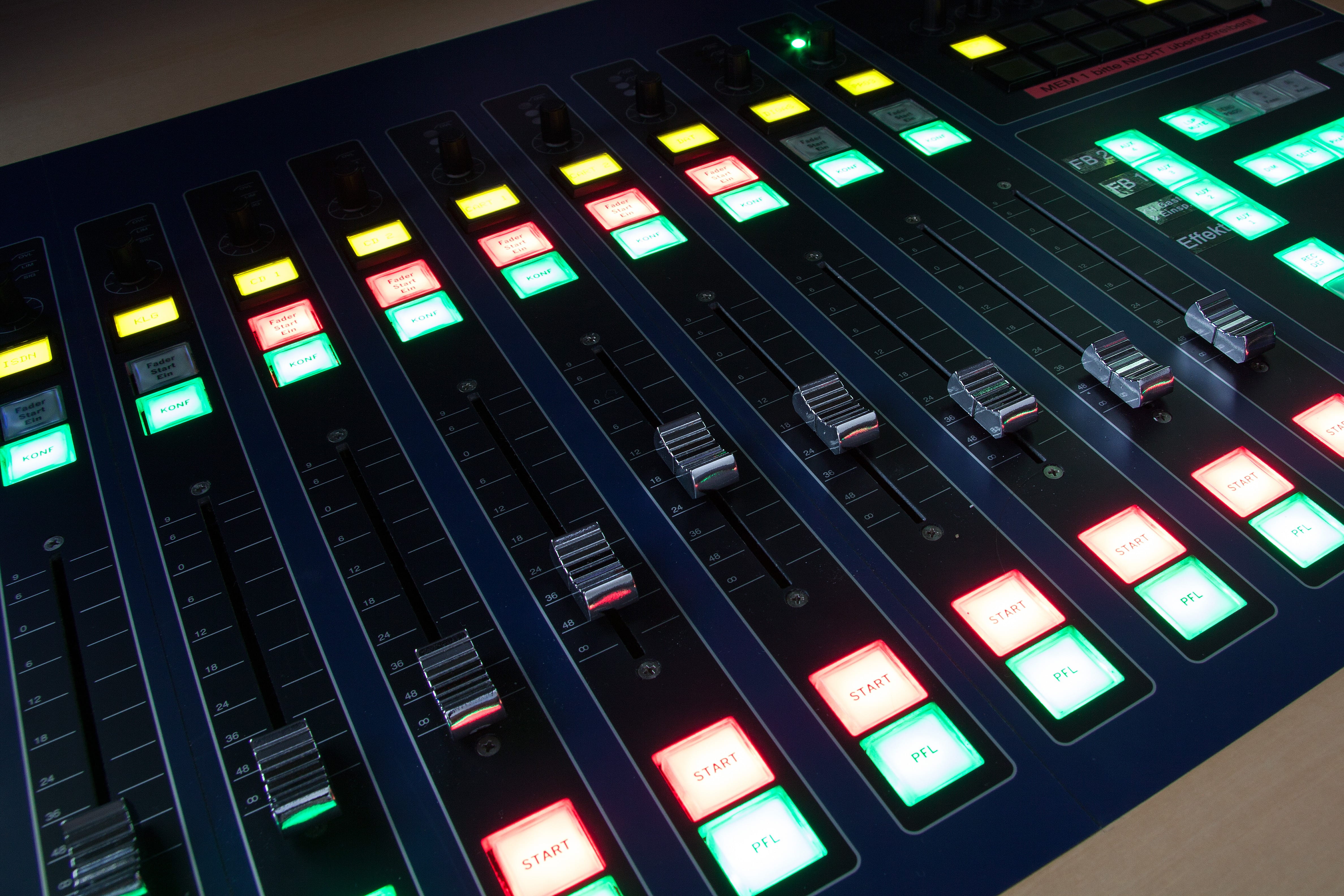 multi colored, mixing, technology, mixer, machinery, blue, director desk, computer, communication, green color, start, images, music, indoors, sound mixer, HD Wallpaper