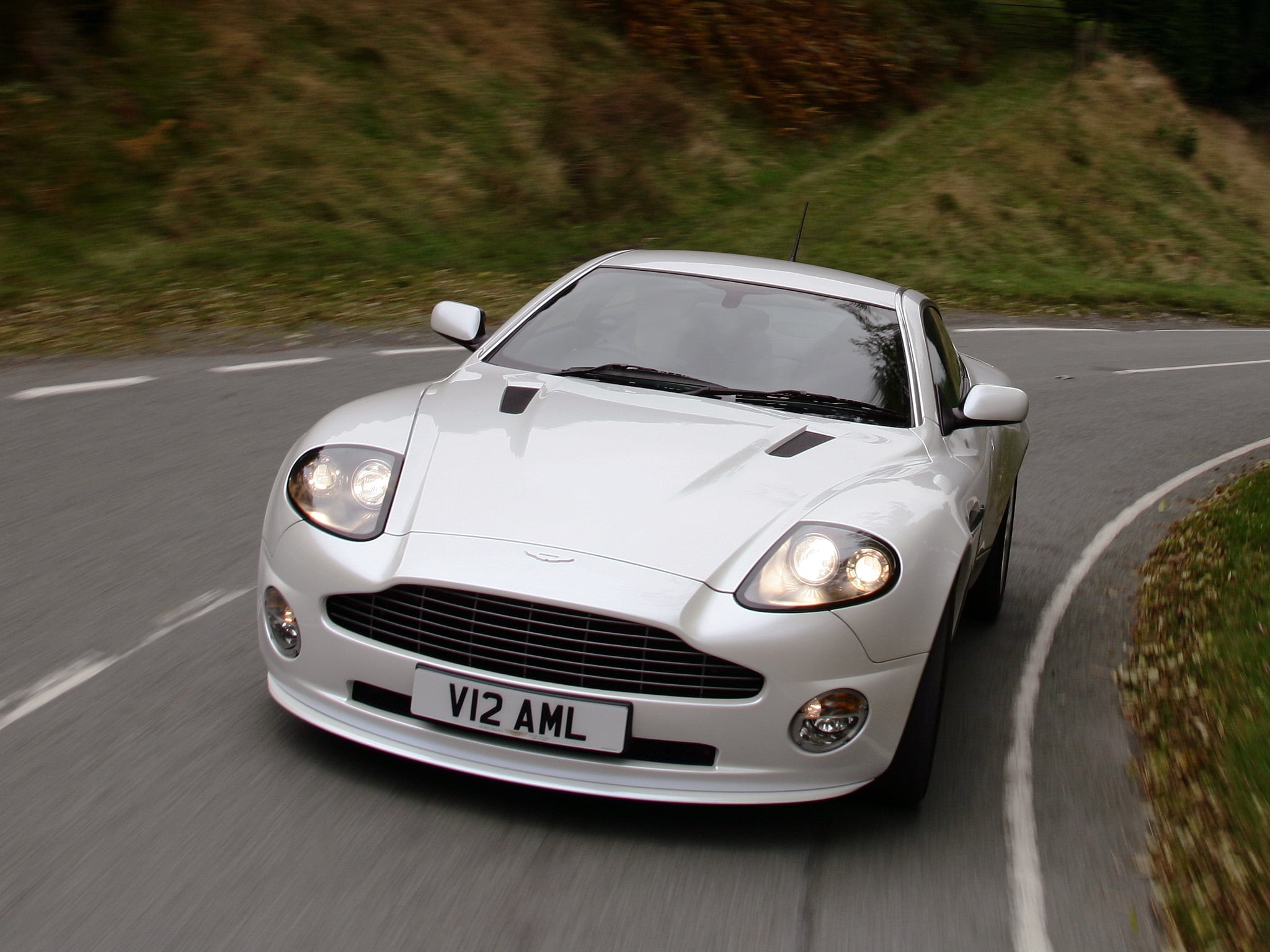 technology, competition, land Vehicle, power, vintage car, headlight, coupe, retro styled, new, white, 2004, auto, no People, status Car, tree, vanquish, HD Wallpaper