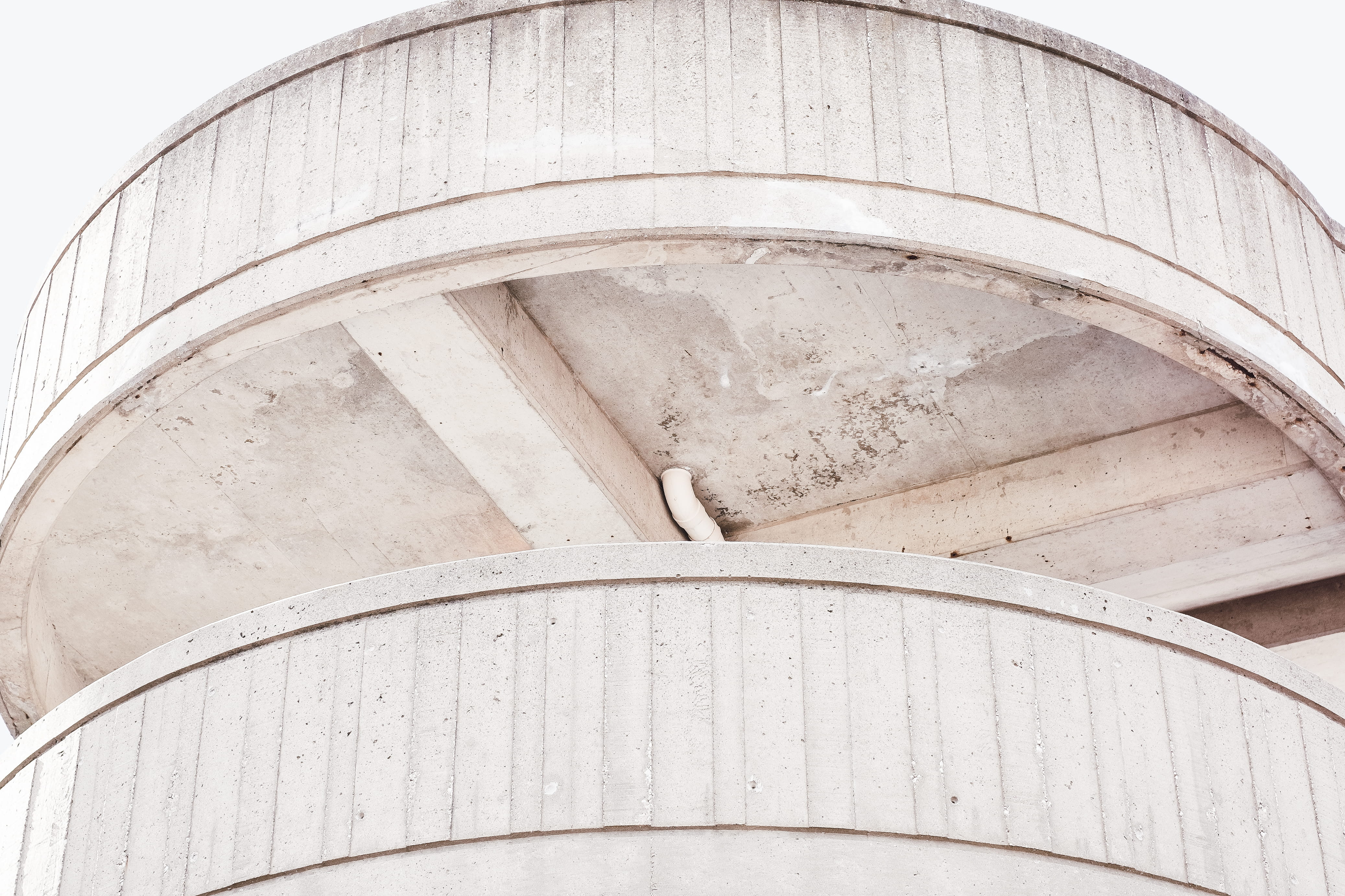 circle, clean, history, storage tank, building exterior, cylinder, outdoors, low angle view, simple, white, shape, minimalistic, pattern, day, architectural column, HD Wallpaper