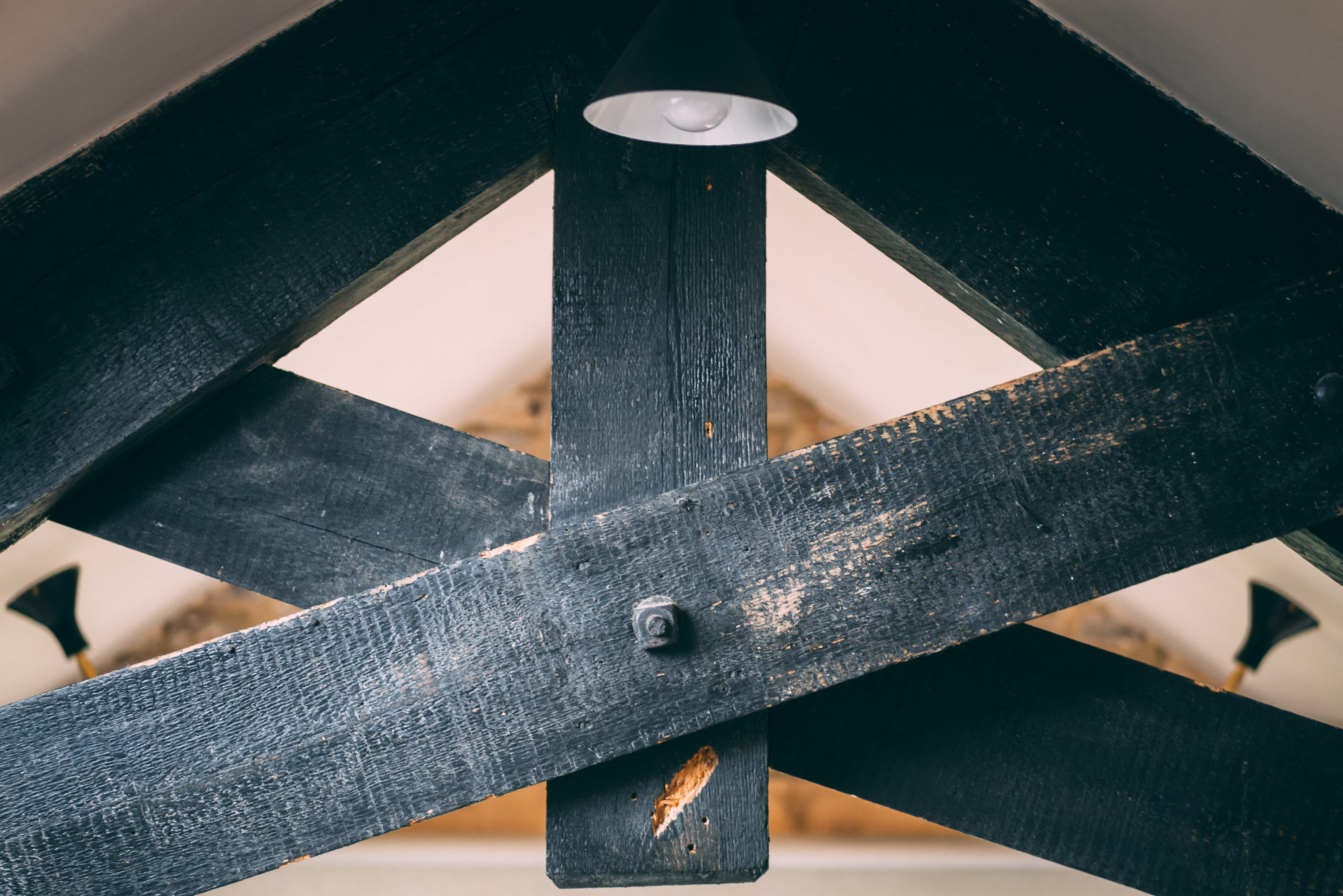 design, strength, wood - material, architecture, full frame, cross, shape, railing, pattern, united kingdom, jeans, grain, metal, connection, day, still life, HD Wallpaper