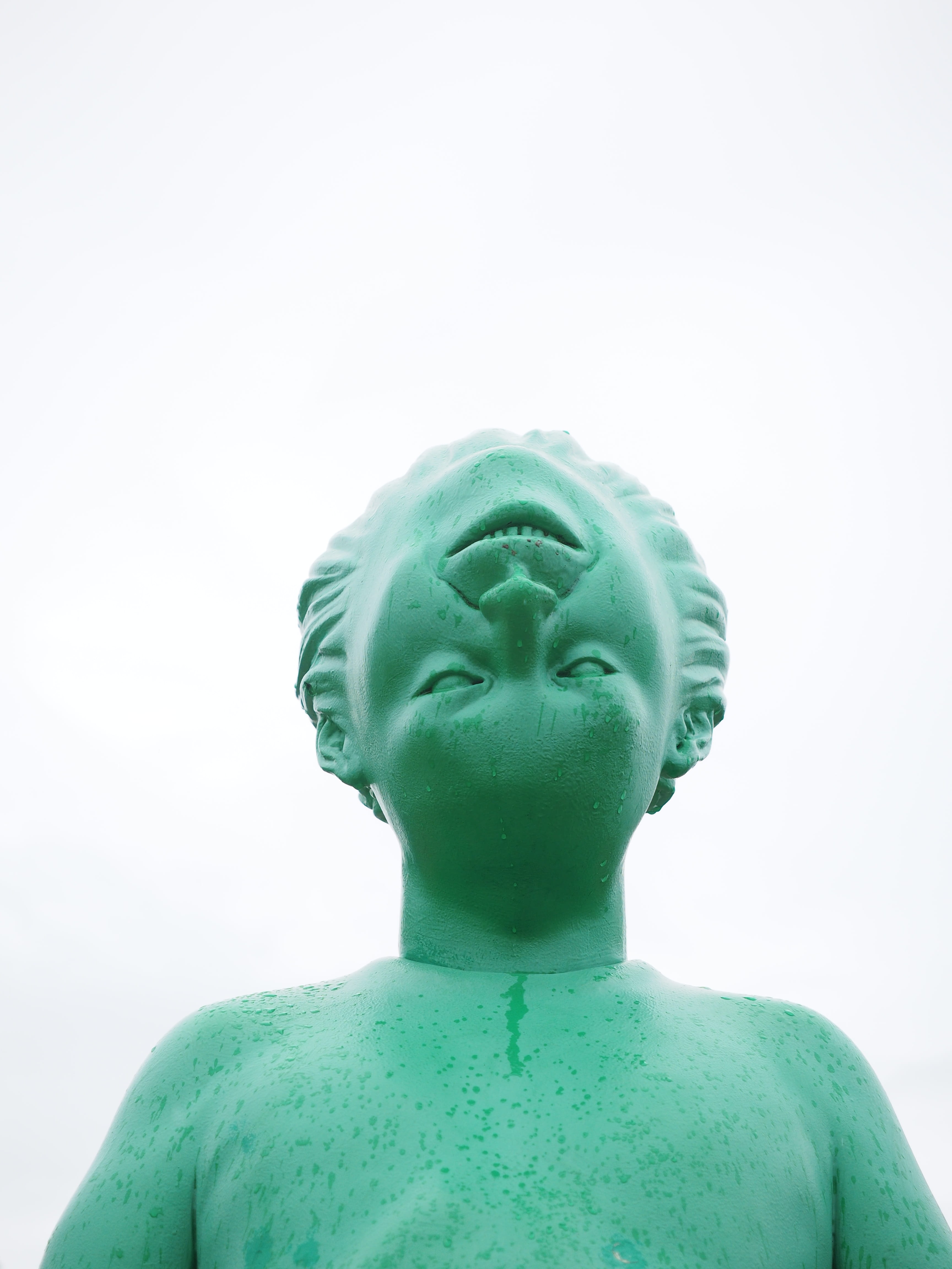 the traveler a giant in the wind, statue, figure, martin cloud, representation, craft, clear sky, artwork, giant, person, copy space, art and craft, white background, Phone HD Wallpaper