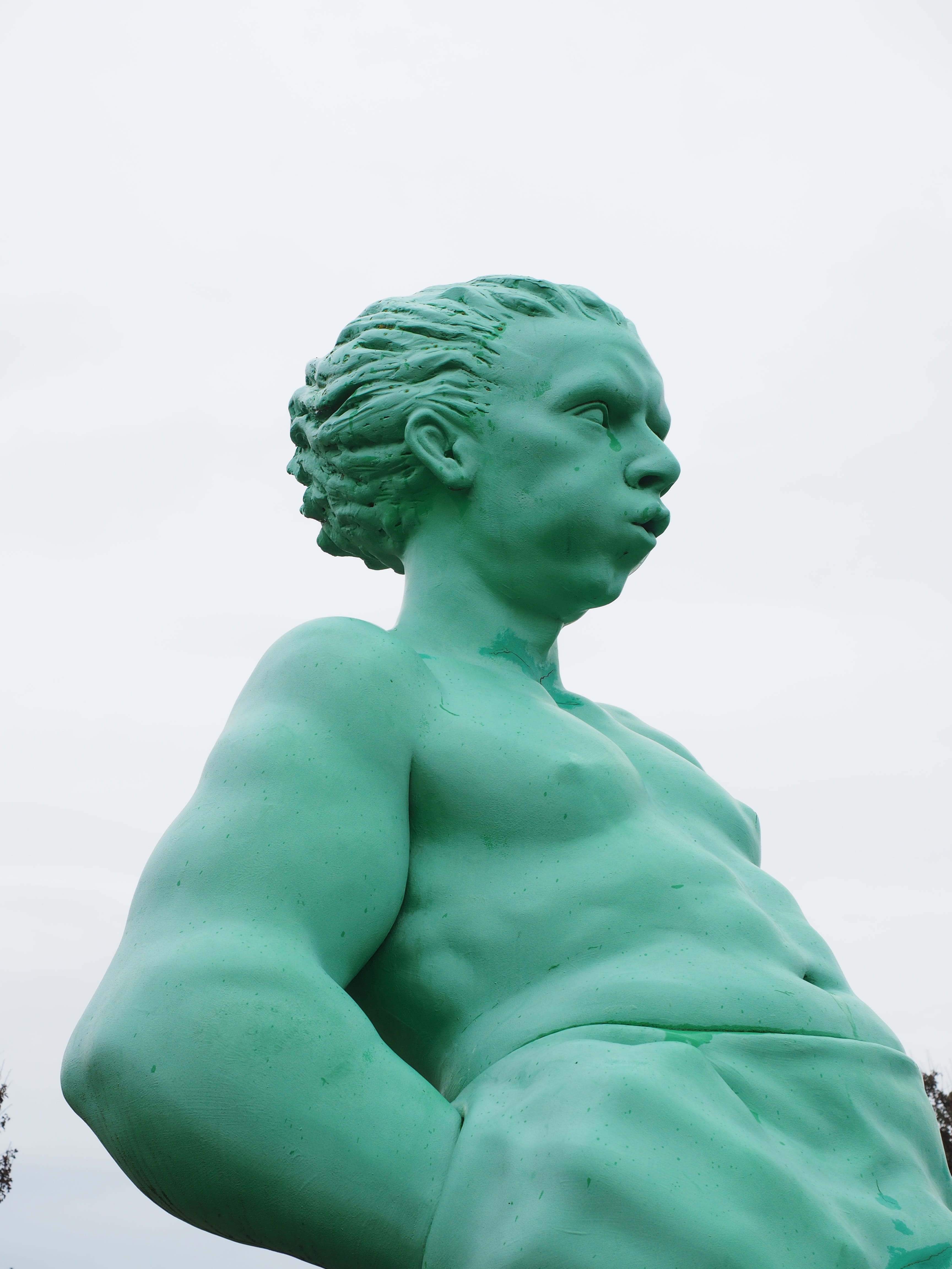figure, westerland, riesen, outdoors, art and craft, sculpture, day, human representation, figures, close-up, architecture, green color, person, 4K, giant, Phone HD Wallpaper