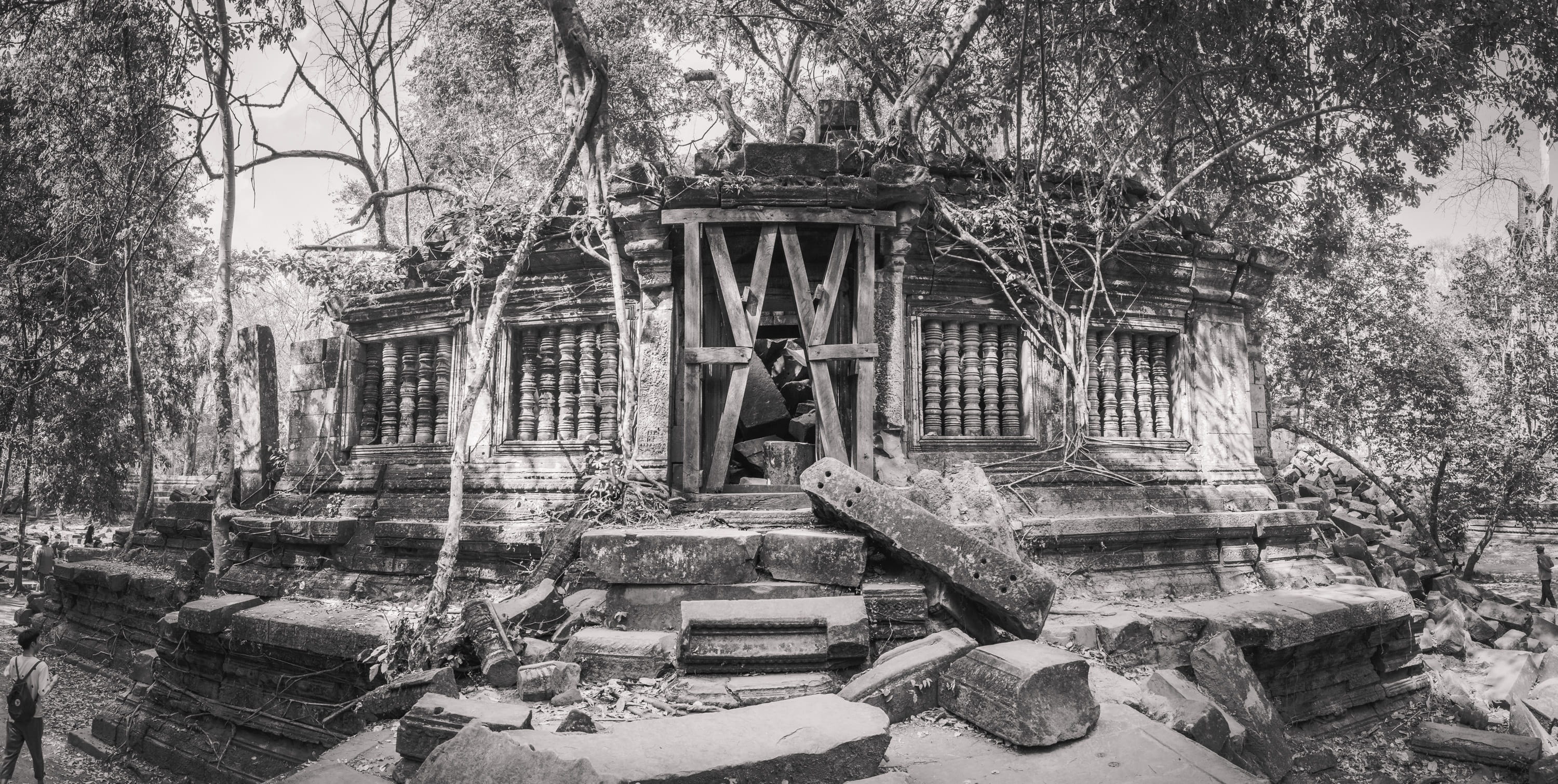outdoors, panorama, angkor, the past, time, the central tower, obsolete, Collapse, growth, ruined, Cambodia, architecture, Siem Reap, decline, no people, HD Wallpaper