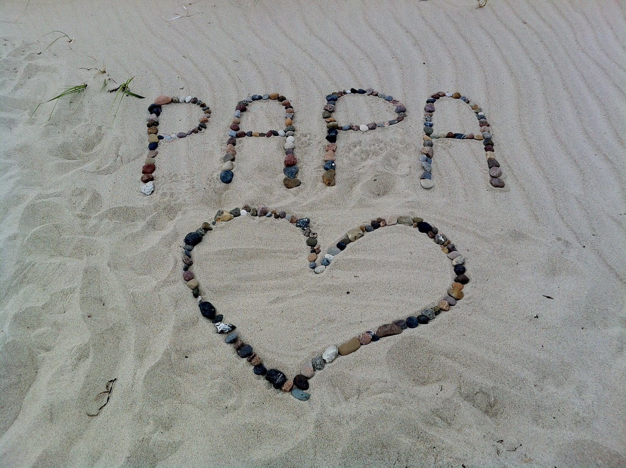 heart shape, single Word, grey, symbol, capital letter, emotion, no people, sand, stones, sea, drawing - art product, letters, creativity, 1080P, papa, HD Wallpaper