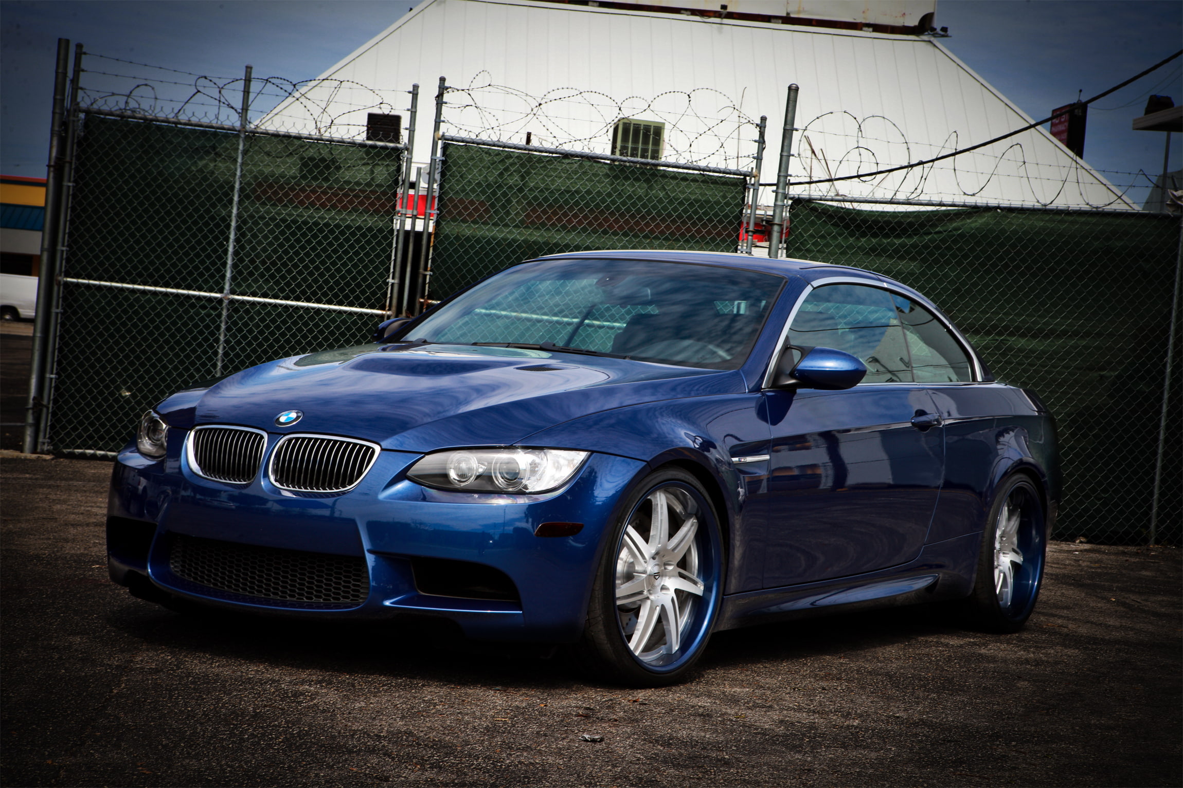 outdoors, architecture, barrier, E93, reflection, car, transportation, building exterior, the fence, BMW, blue, land vehicle, Cabrio, boundary, 1080P, HD Wallpaper