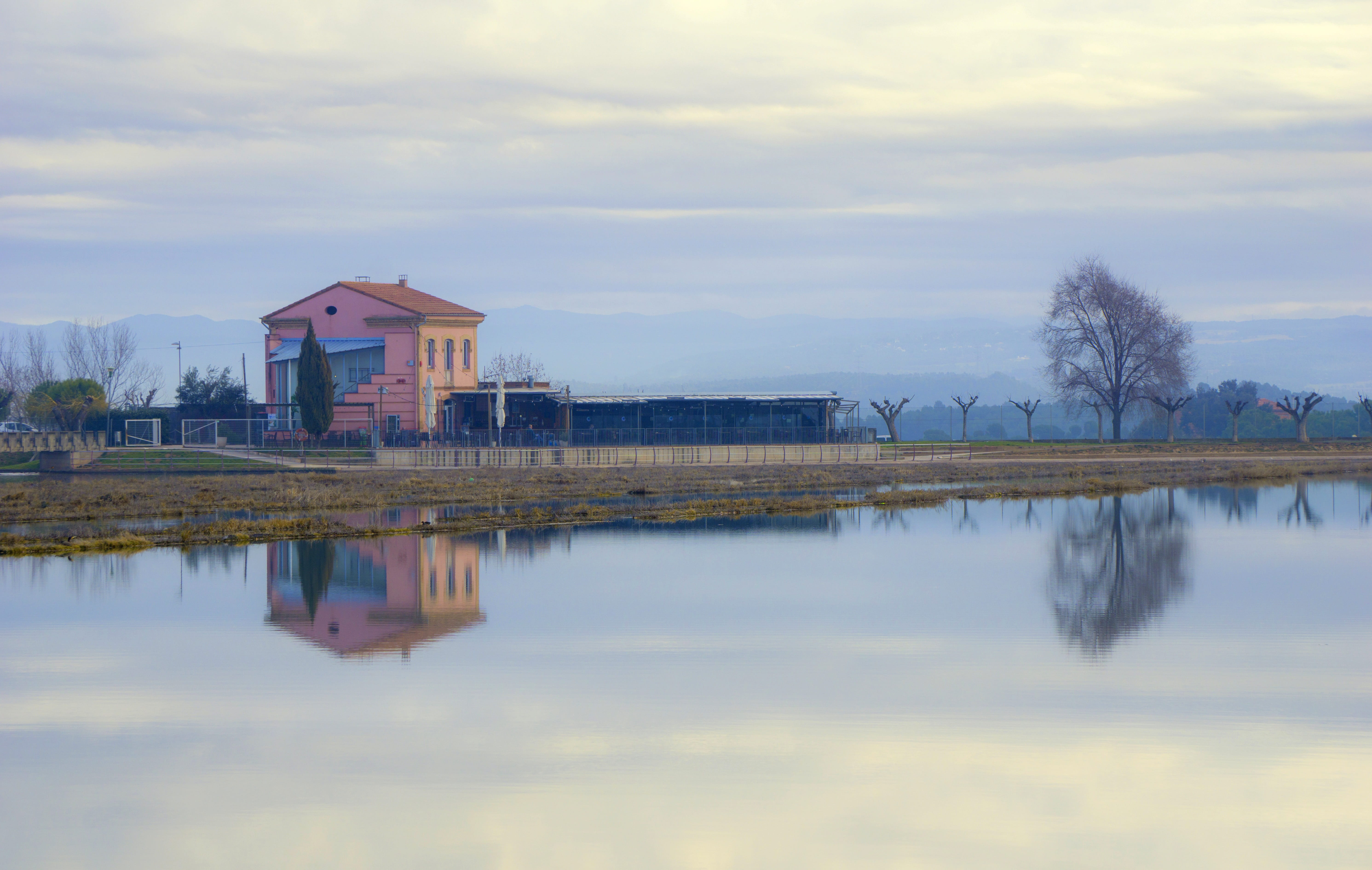 take it easy, scenic, house, tree, beautiful, landscape, scenics - nature, tranquility, spring, plant, building, 5K, calm, built structure, season, water, HD Wallpaper