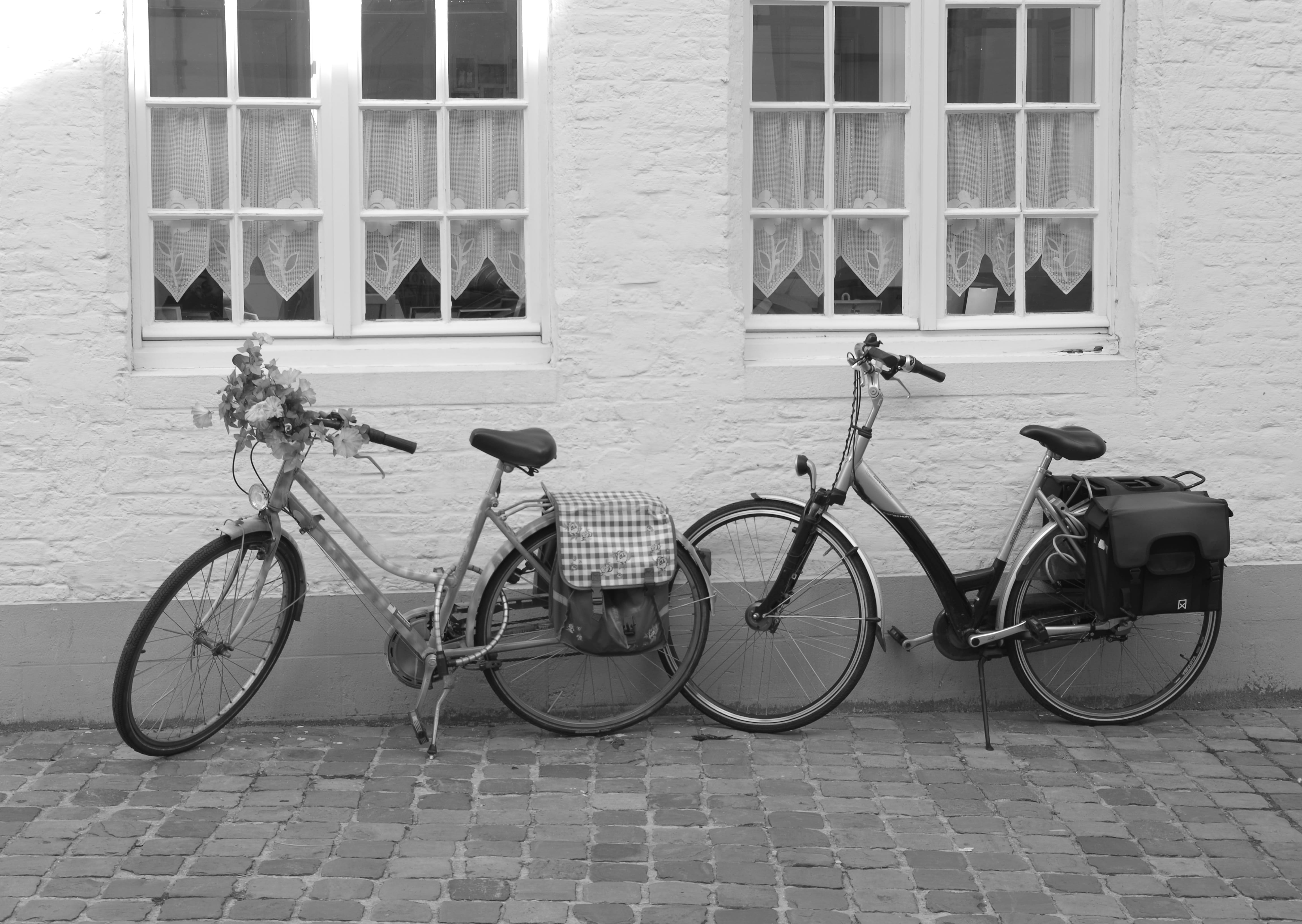 building exterior, day, built structure, corner, walk, public, bike, 4K, mode of transportation, window, brick, city, stationary, building, wall, take it easy, HD Wallpaper